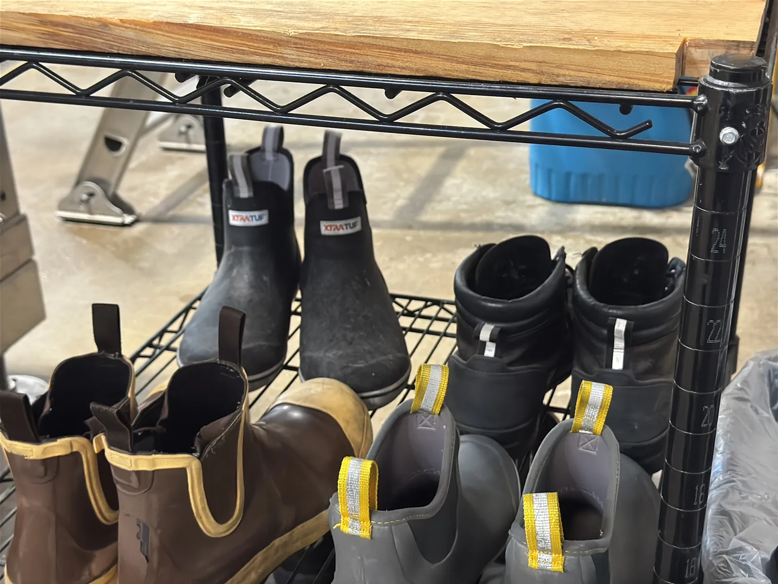 Metro Style Rack And Contents: Shoes, And Gloves, photo 6 of 8