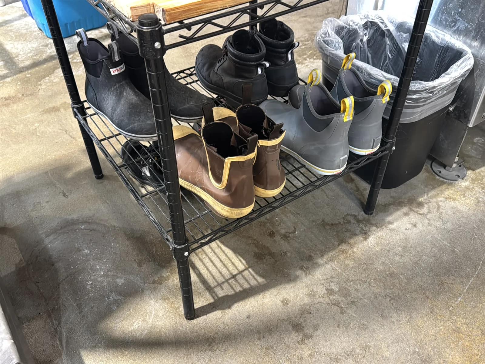 Metro Style Rack And Contents: Shoes, And Gloves, photo 3 of 8