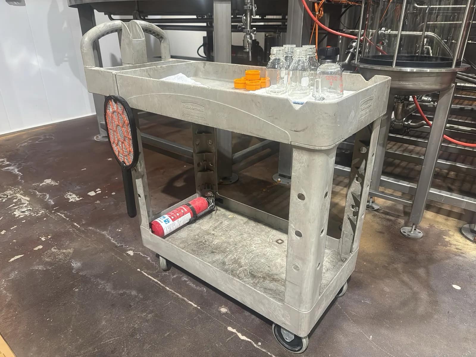 Rubbermaid Rolling Cart And Contents: Glassware, Buffer Solution, And Fire Extinguisher, photo 1 of 9
