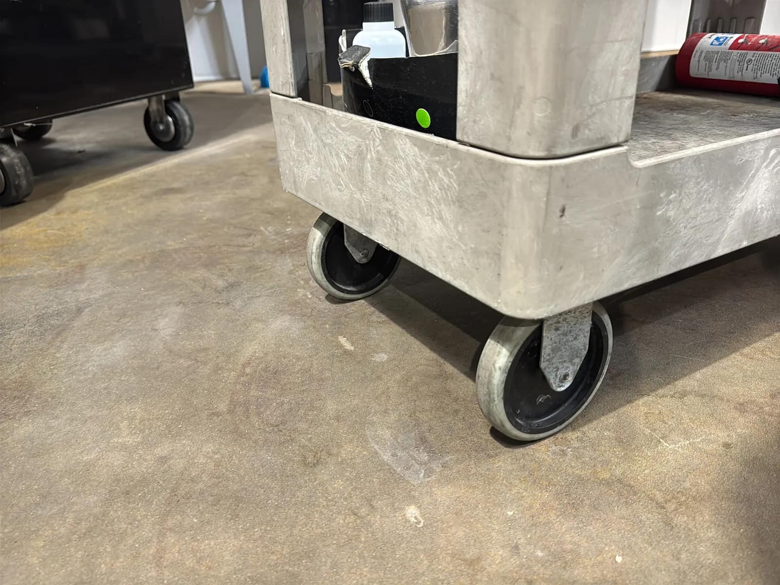 Rubbermaid Rolling Cart And Contents: Glassware, Buffer Solution, And Fire Extinguisher, photo 7 of 9