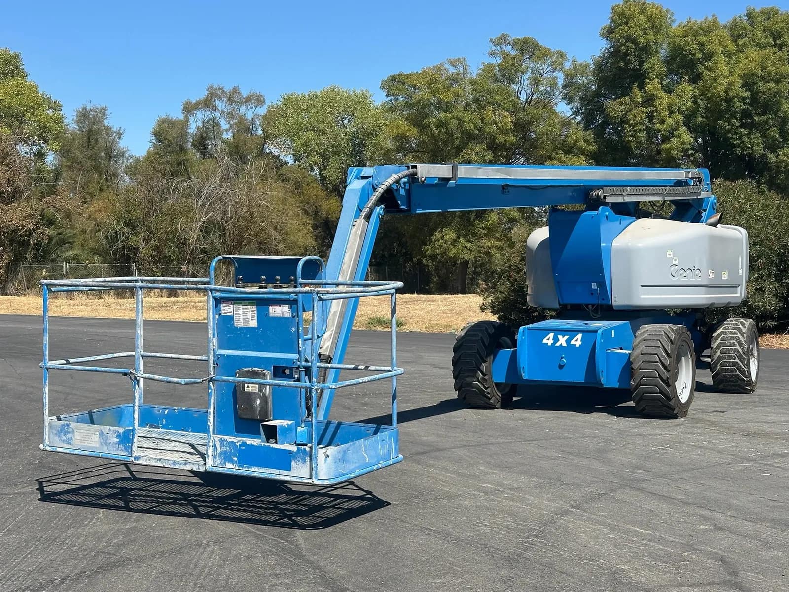 genie-z8060-4wd-diesel-articulating-boom-lift-mu8yucky