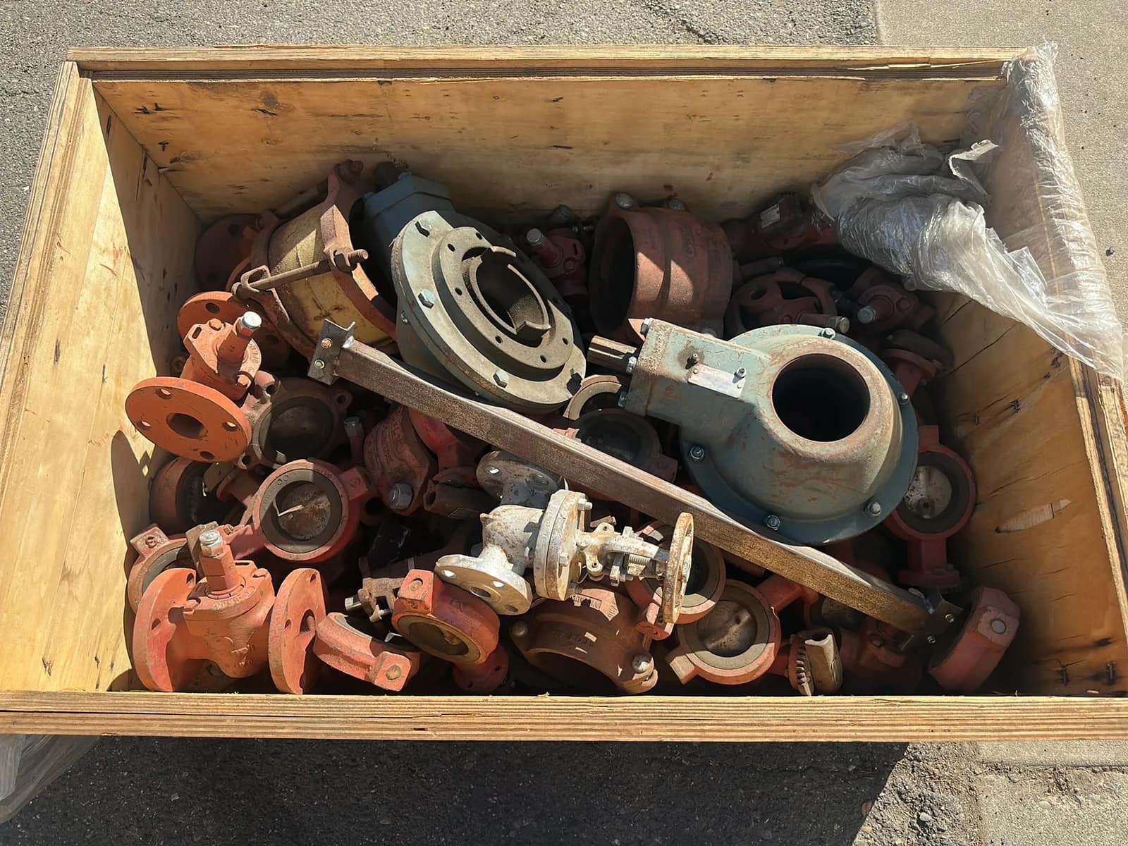 Contents Of Crate: Assorted Butterfly Valves, Valve Clamps, Valve Shutoffs, And More, photo 7 of 7
