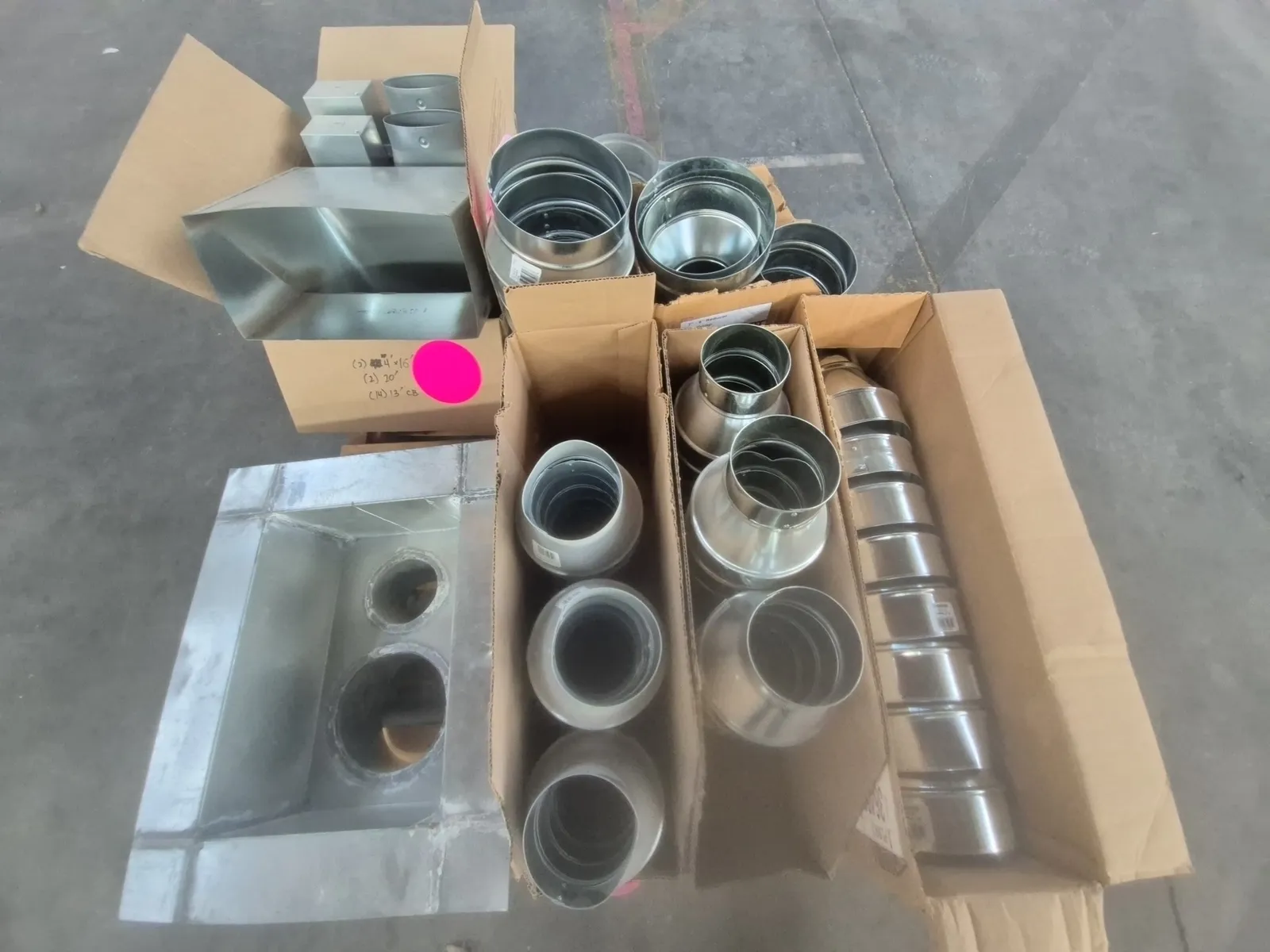 contents-of-pallet-assortment-of-light-gauge-metal-reducer-ace647