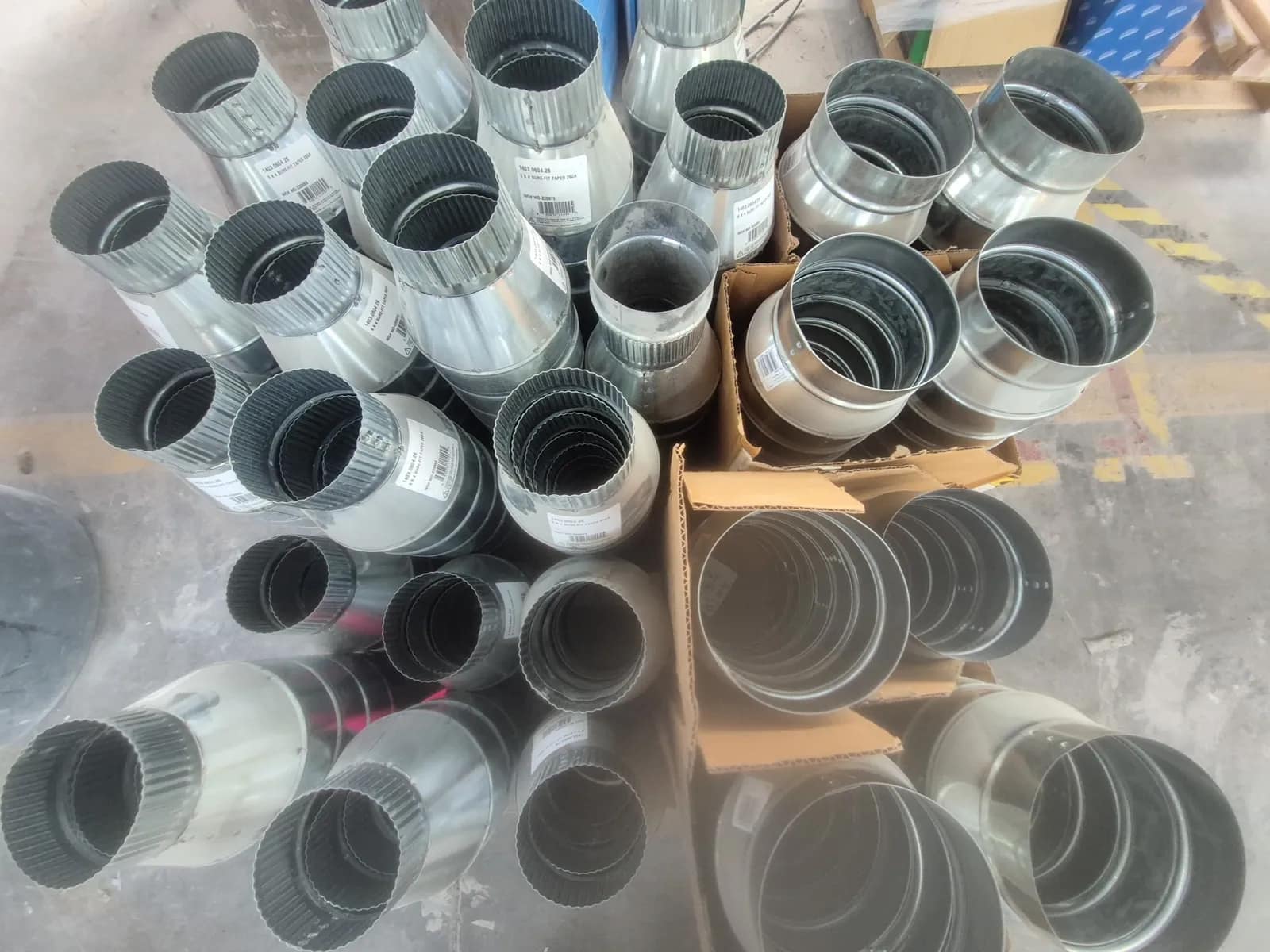 contents-of-pallet-assortment-of-light-gauge-metal-reducer-2acc97