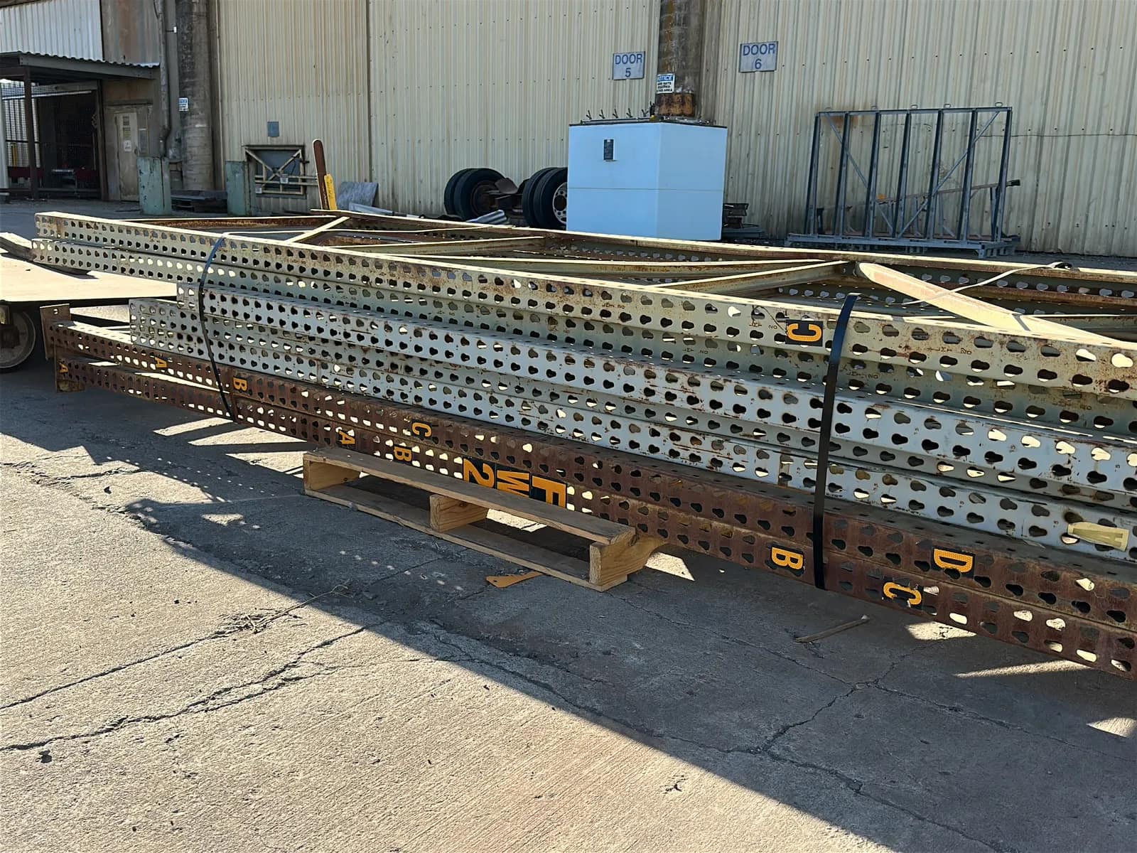 Pallet Racking Bundle: (2) 184” Uprights, (2) 10’ Uprights, And (2) 190” Uprights, photo 5 of 6