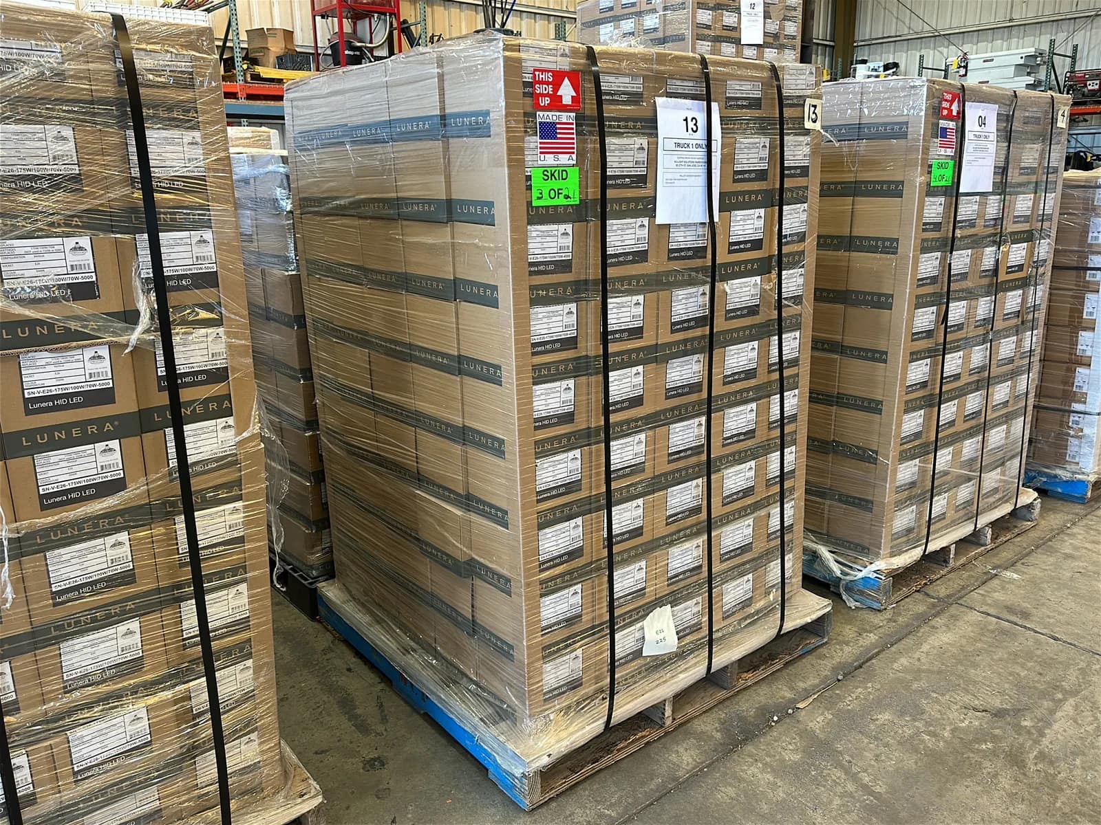 (225) Lunera LED Vertical Susan Lamps 175W/100W/70W E26 - $25,875 Approximate Retail Value (Unused), photo 1 of 6
