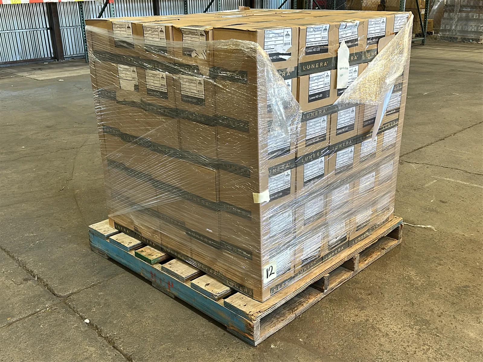 (150) Lunera LED Vertical Susan Lamps 175W/100W/70W E26 - $17,250 Approximate Retail Value (Unused), photo 1 of 6