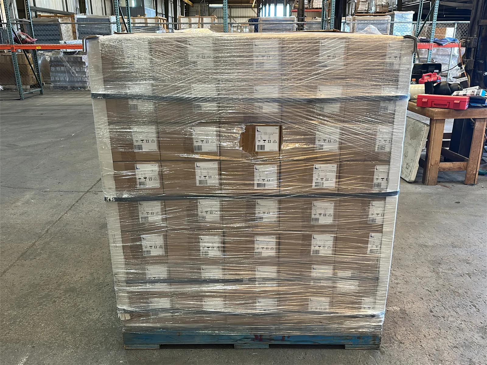 (2880) Lunera LED Vertical Helen Lamps - $103,680 Approximate Retail Value (Unused), photo 6 of 6