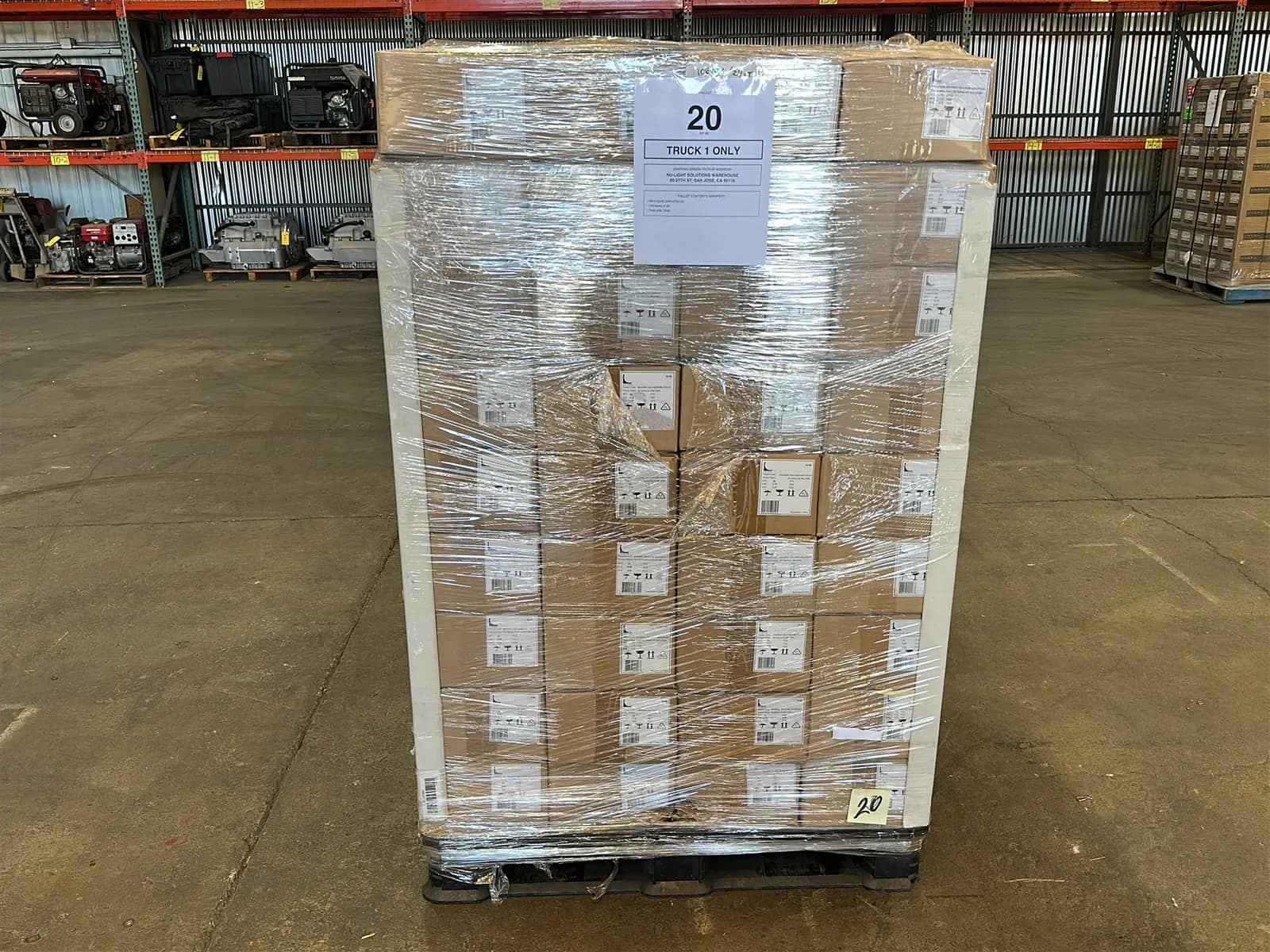 (2592) Lunera LED Vertical Helen Lamps - $93,312 Approximate Retail Value (Unused), photo 4 of 5