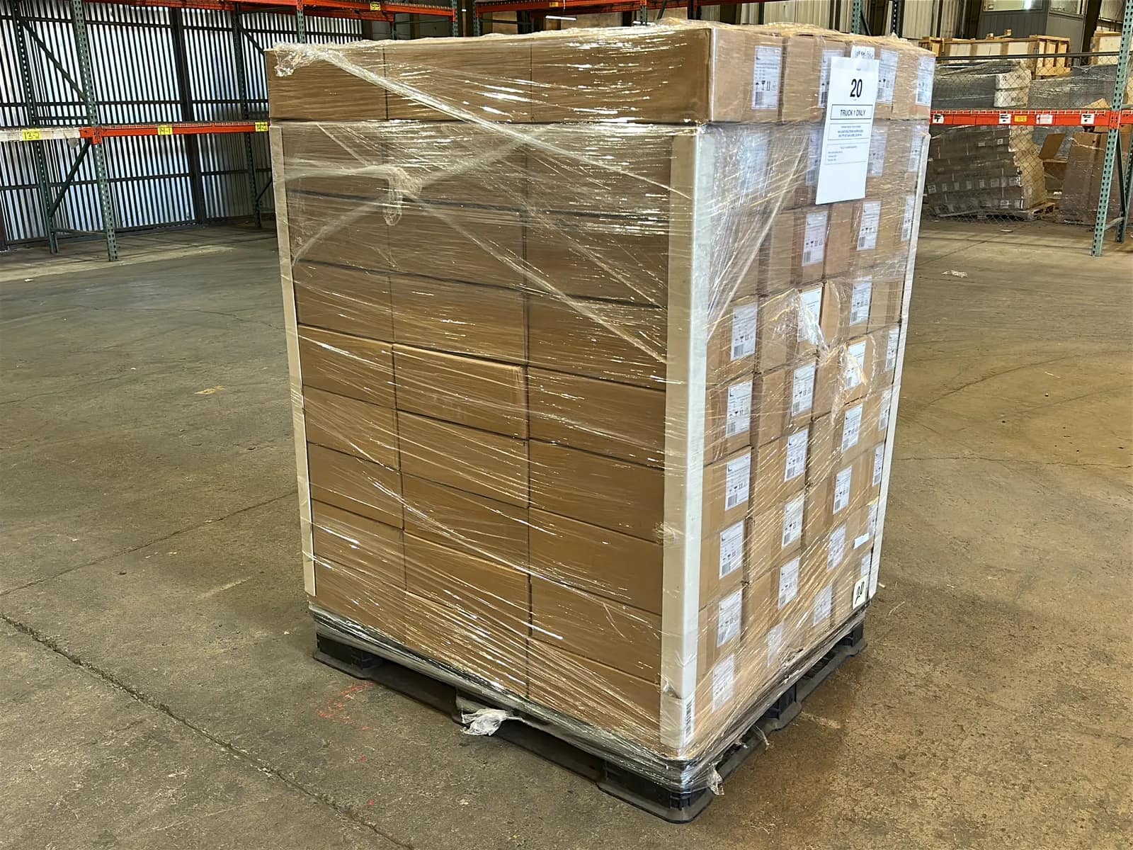 (2592) Lunera LED Vertical Helen Lamps - $93,312 Approximate Retail Value (Unused), photo 1 of 5