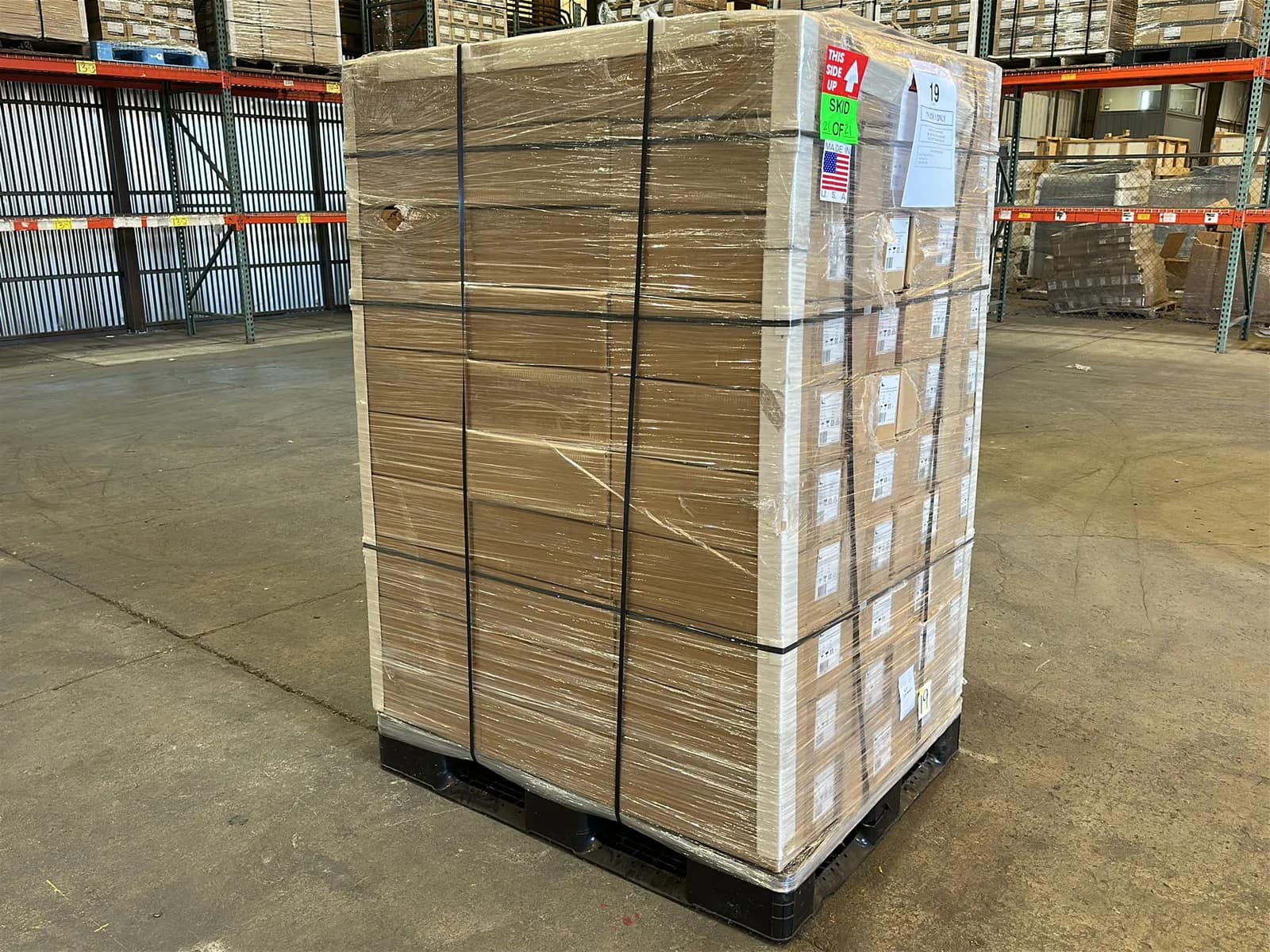 (2880) Lunera LED Vertical Helen Lamps - $103,680 Approximate Retail Value (Unused), photo 1 of 5