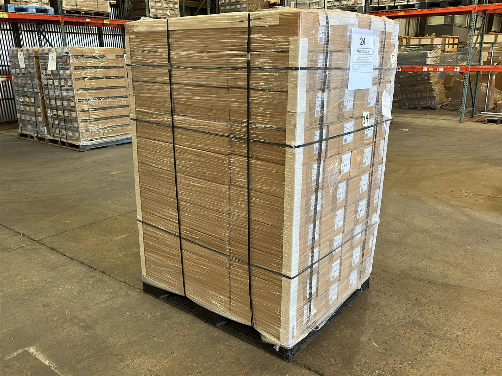 (2880) Lunera LED Vertical Helen Lamps - $103,680 Approximate Retail Value (Unused), photo 1 of 5