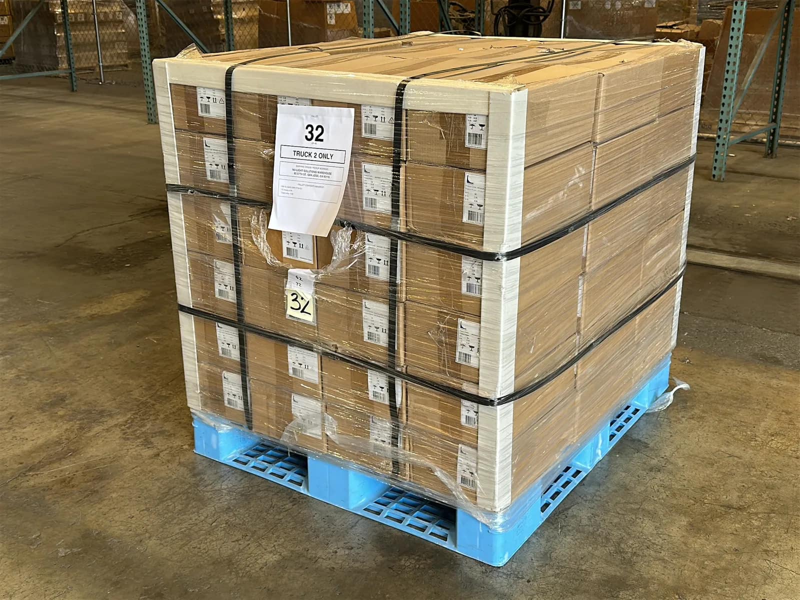 (1728) Lunera LED Vertical Helen Lamps - $62,208 Approximate Retail Value (Unused), photo 1 of 5