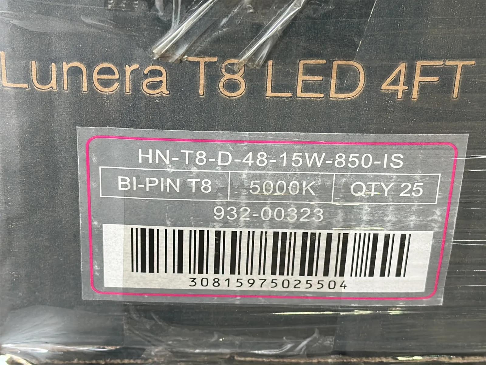 (385) Lunera 4' LED Straight Tube Light Bulbs - $5,775 Approximate Retail Value (Unused), photo 2 of 14