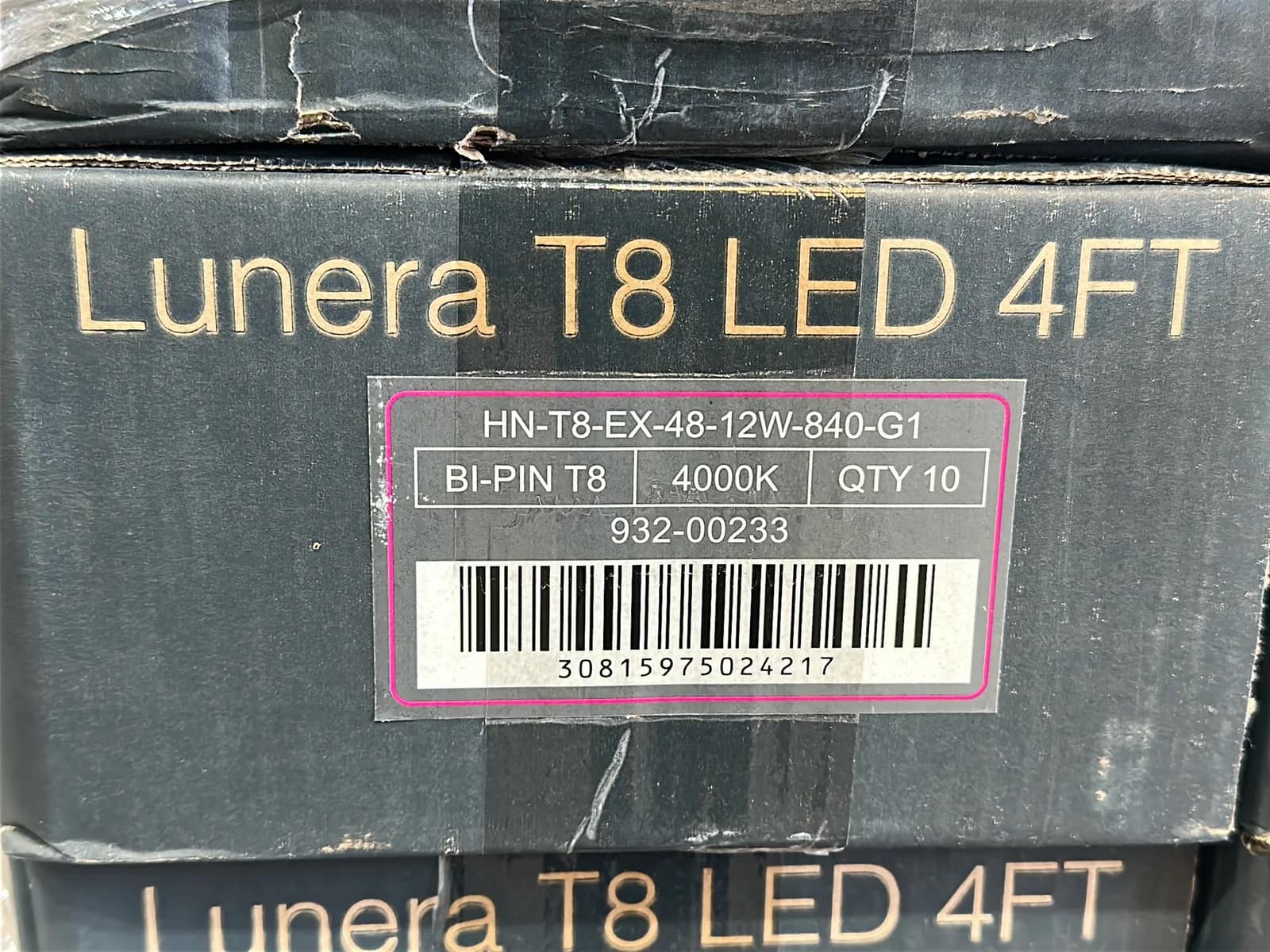 (400) Lunera 4' LED Straight Tube Light Bulbs - $6,000 Approximate Retail Value (Unused), photo 2 of 9