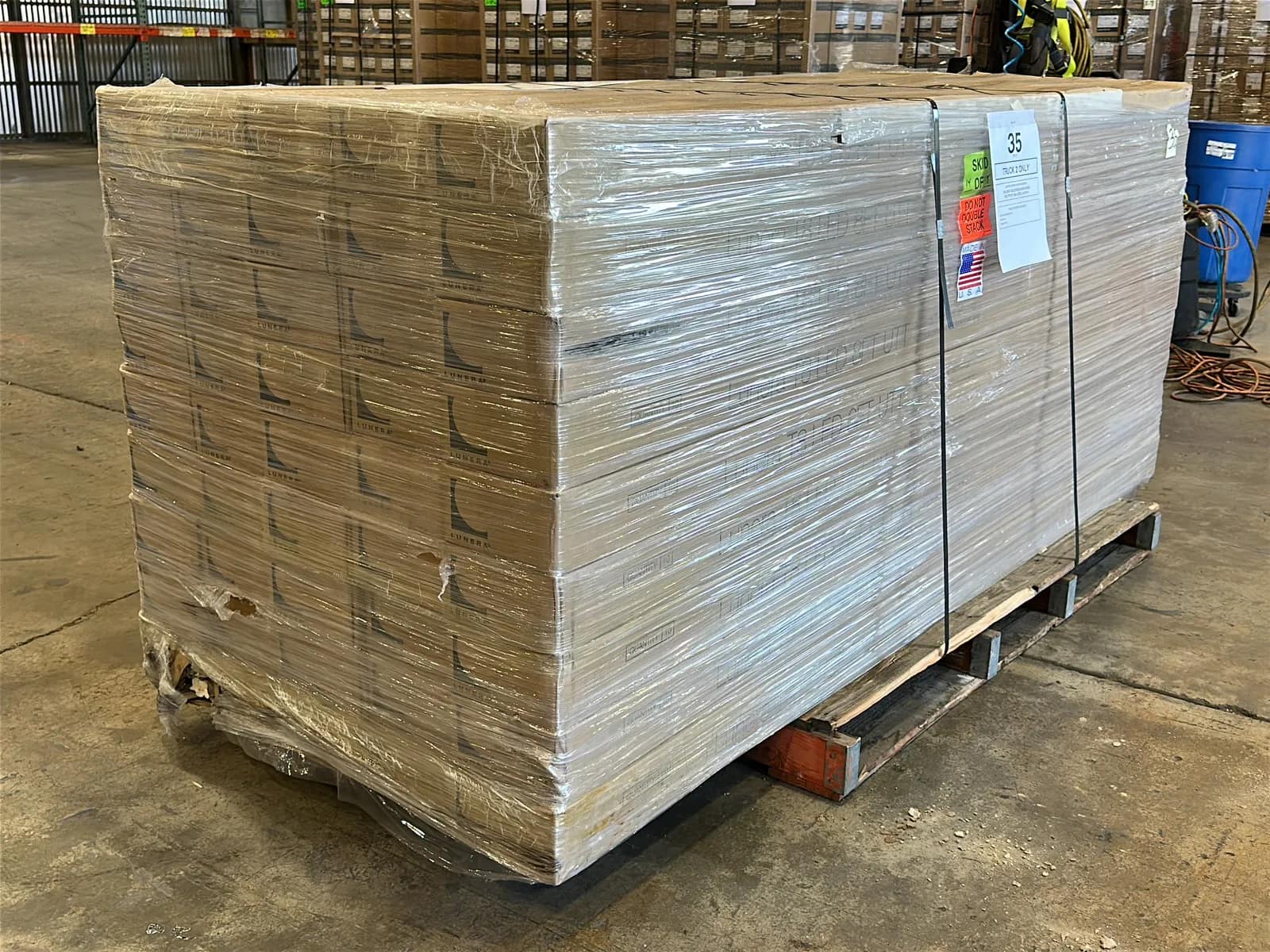 (450) Lunera 8' LED Straight Tube Light Bulbs - $23,400 Approximate Retail Value (Unused), photo 1 of 8