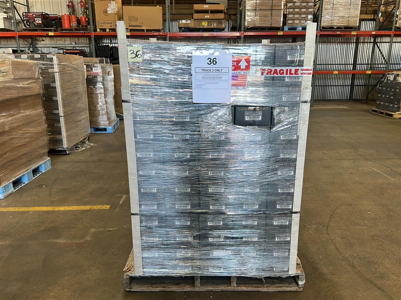 (650) Lunera 4' LED Straight Tube Light Bulbs - $9,750 Approximate Retail Value (Unused), photo 5 of 5