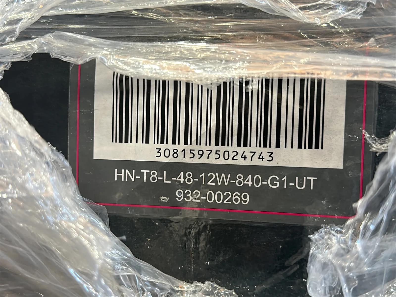 (875) Lunera 4' LED Straight Tube Light Bulbs - $13,125 Approximate Retail Value (Unused), photo 7 of 7