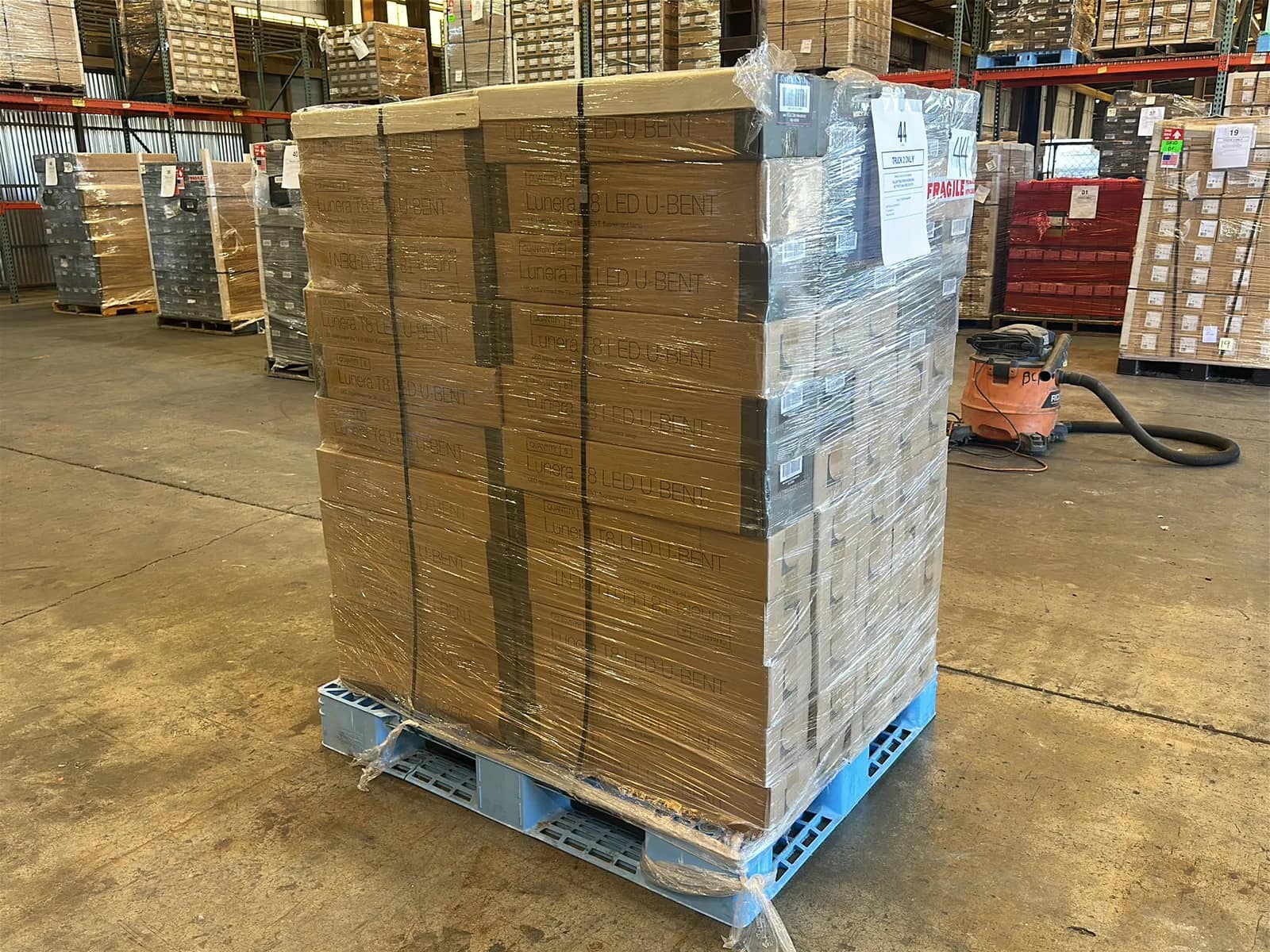 (660) Lunera LED U-Bent Lights - $11,880 Approximate Retail Value (Unused), photo 1 of 6