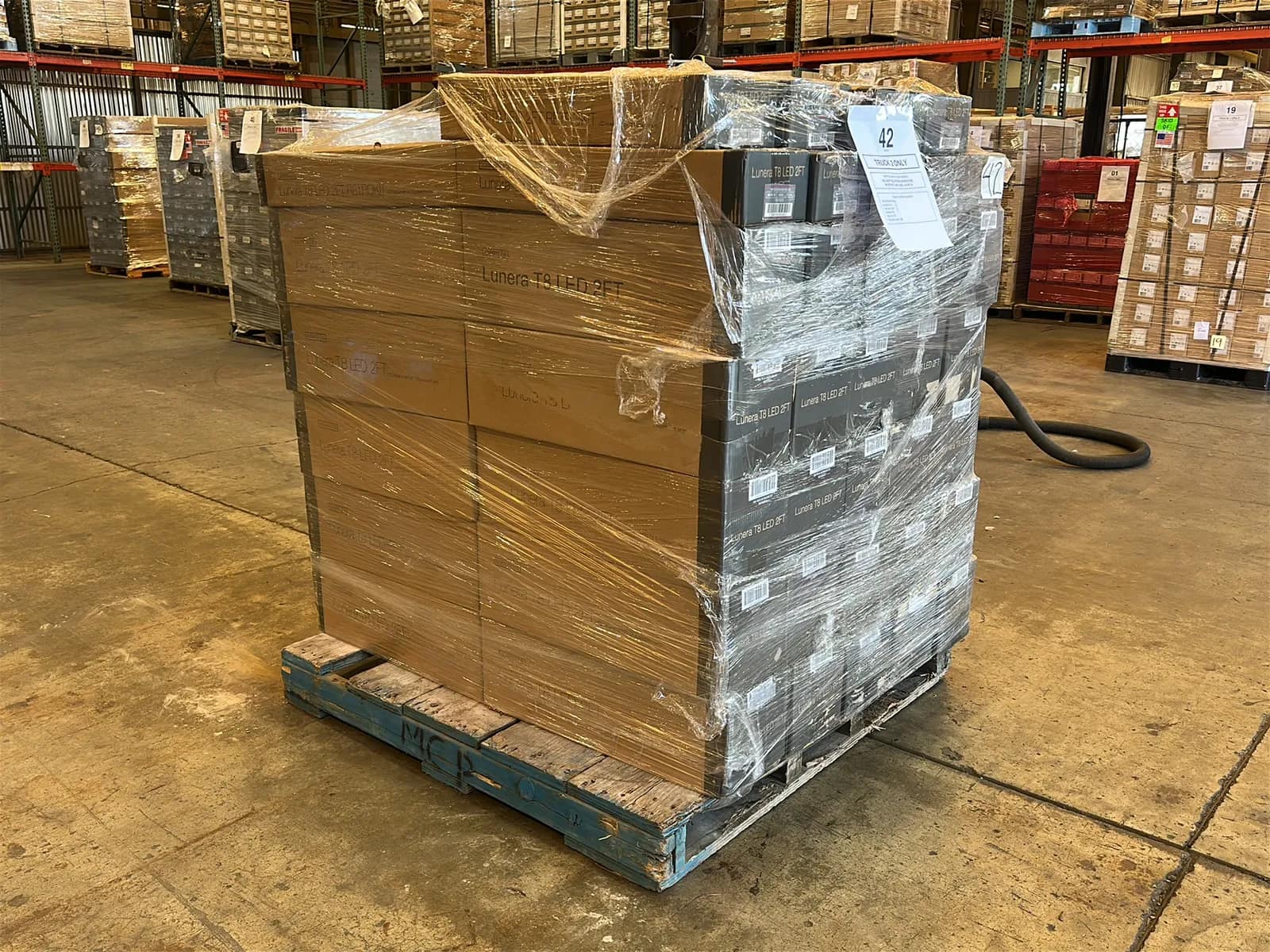 (1390) Lunera 2' LED Straight Tube Light Bulbs - $16,680 Approximate Retail Value (Unused), photo 1 of 7