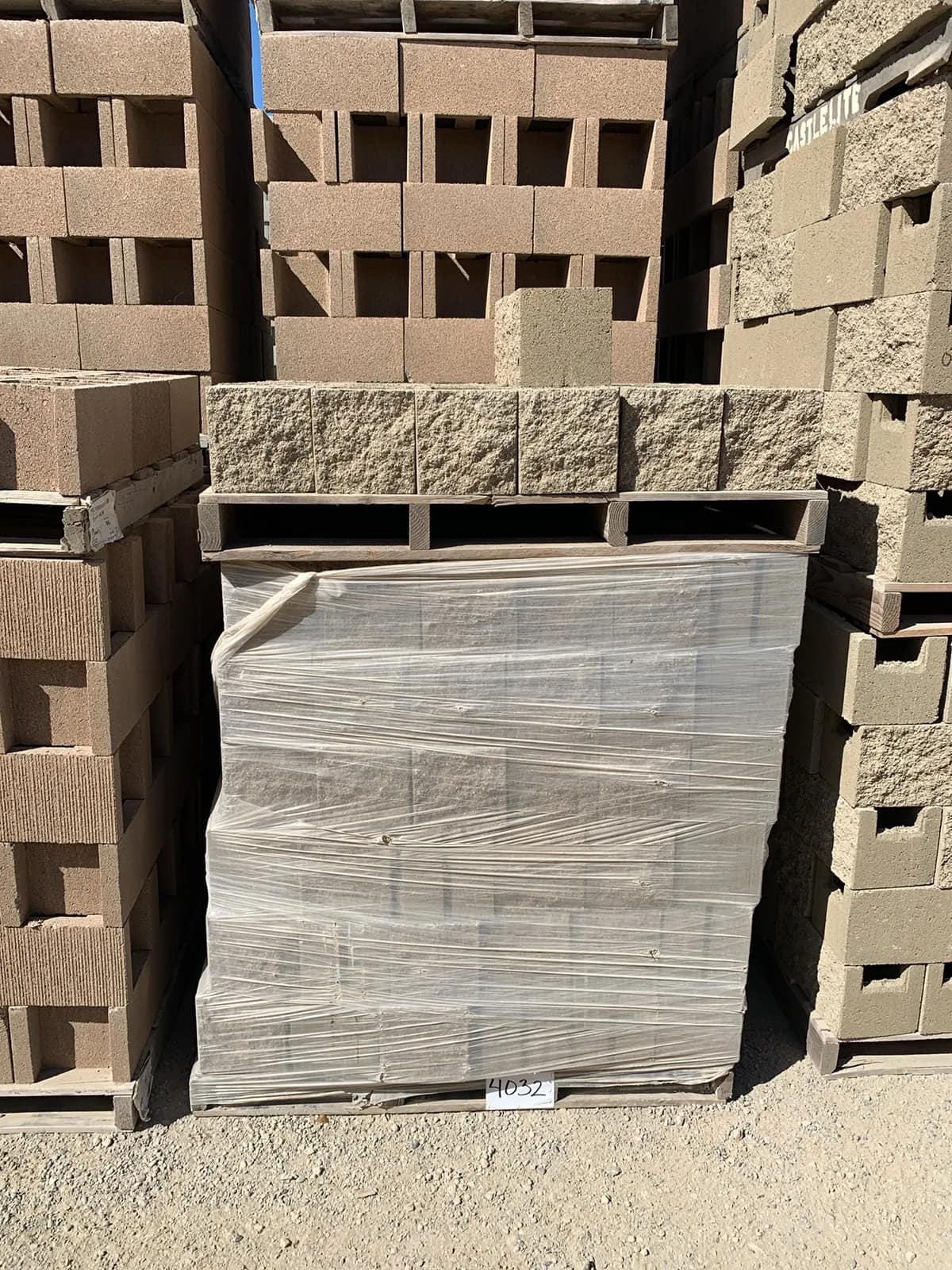 1-pallet-8x8x8-split-one-side-standard-half-tan-246cca
