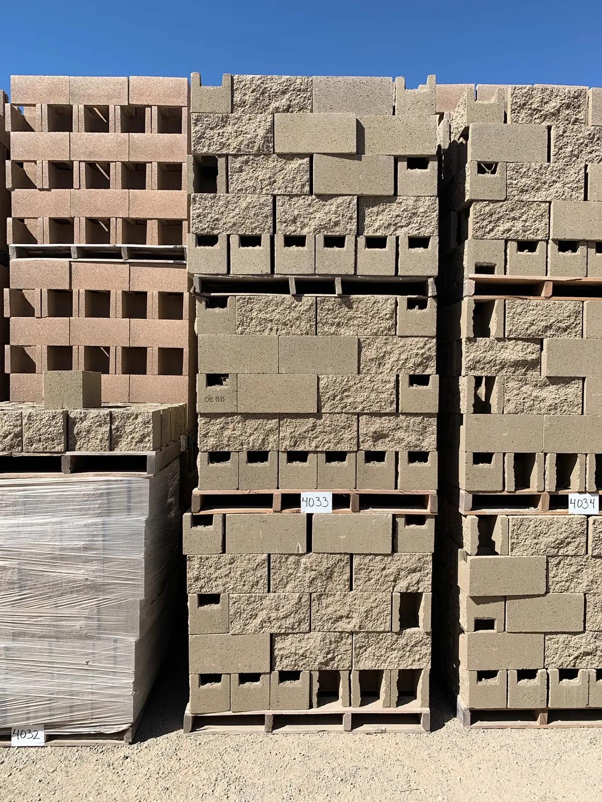 3-pallets-8x8x16-split-one-side-open-end-bond-beam-tan-3f346c