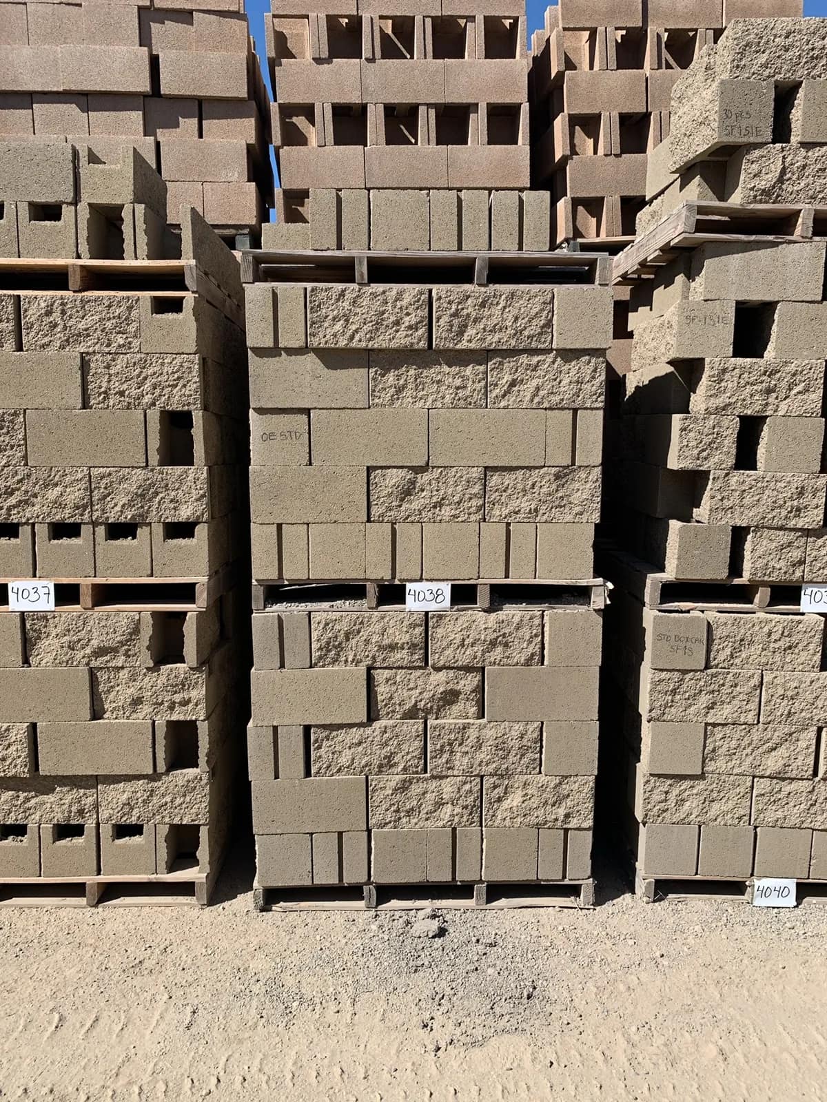 3-pallets-8x8x16-split-one-side-open-end-standard-tan-52c861
