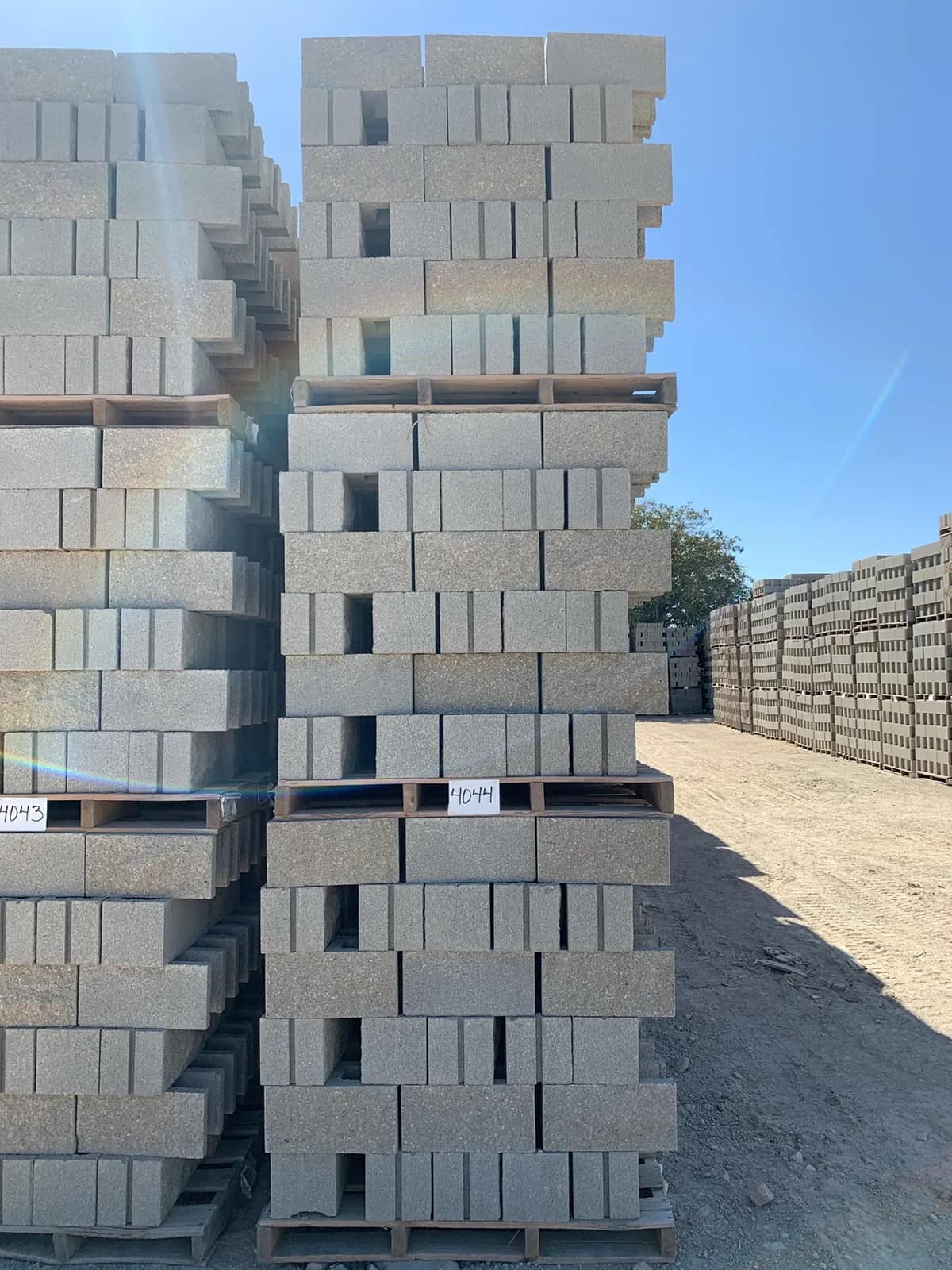 3-pallets-8x8x16-split-one-side-open-end-gray-150dc4