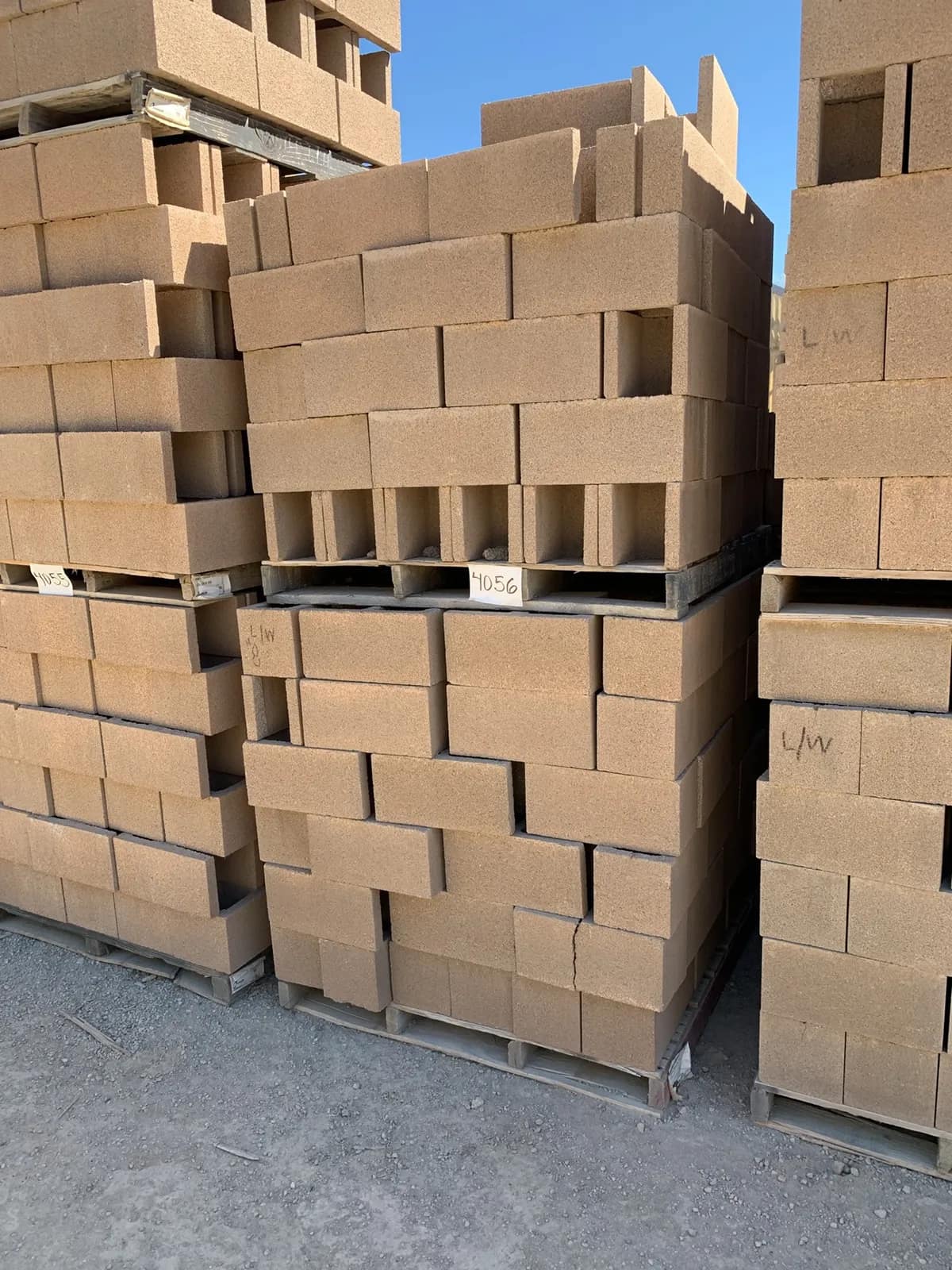 (2) Pallets 8x8x16 Open End Standard Tan, photo 3 of 3