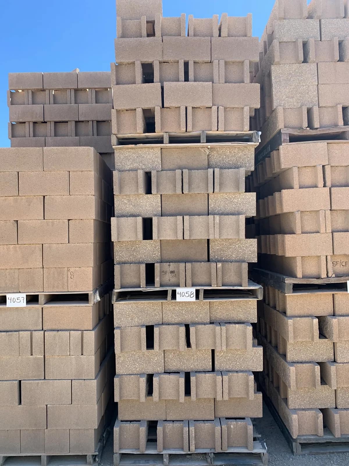 3-pallets-10x8x16-split-one-side-h-block-tan-mulnpijd