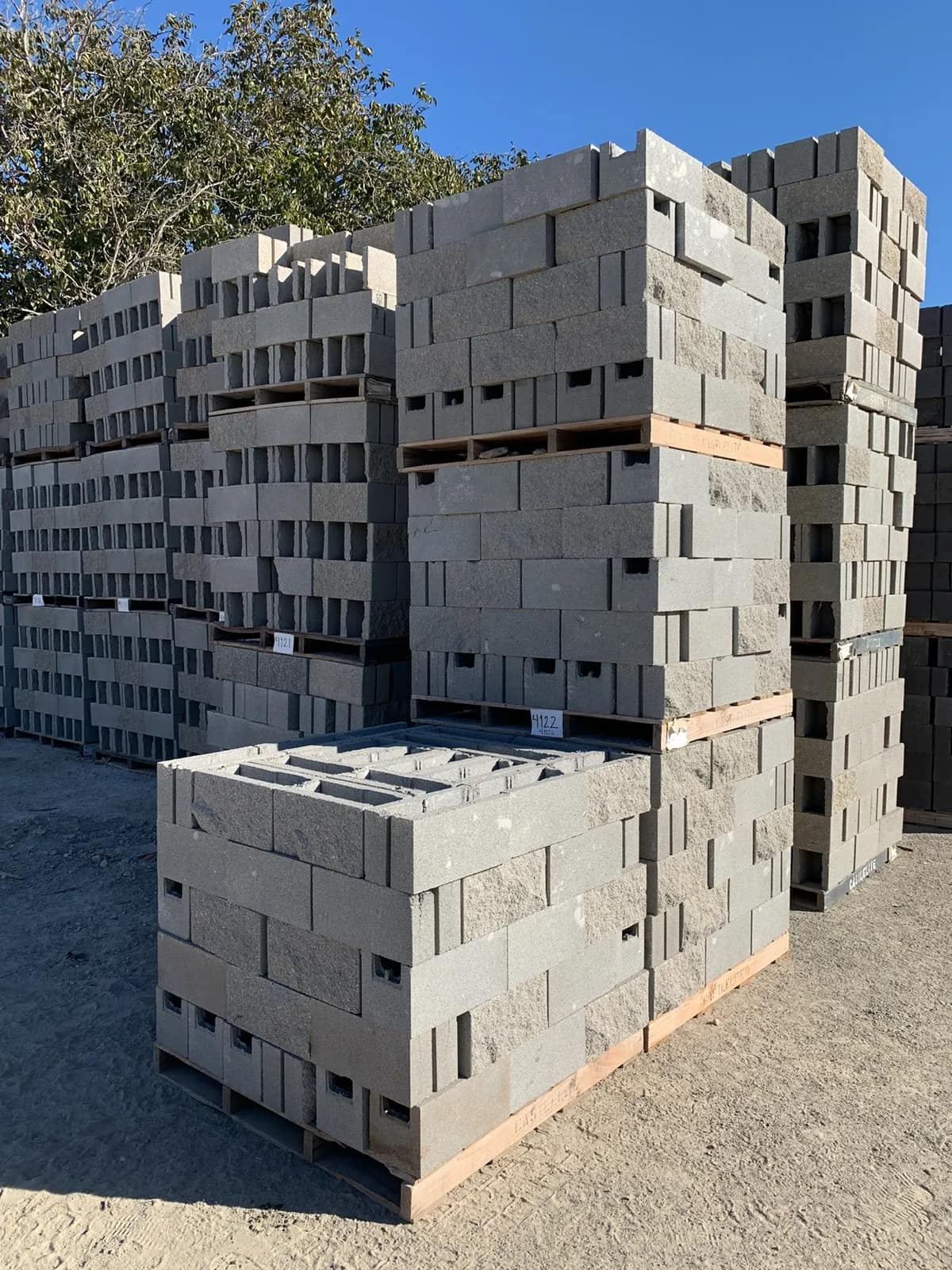 4-pallets-8x8x16-split-one-side-open-end-standard-gray-df856a