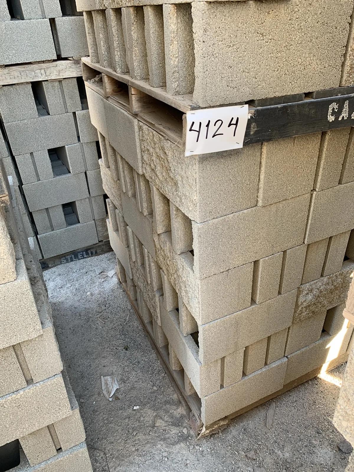 3-pallets-8x8x16-split-one-side-open-end-standard-gray-568525