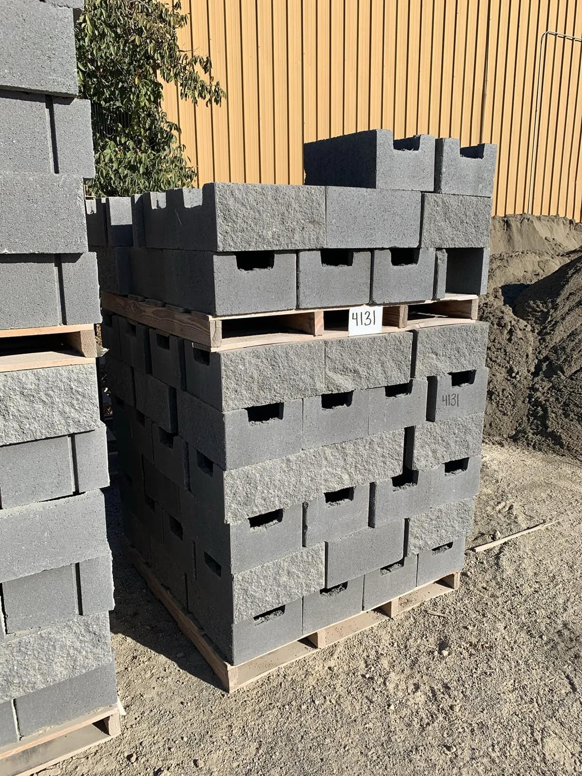 (1.5) Pallets 12x8x16 Split One Side Open End Bond Beam Charcoal, photo 2 of 3