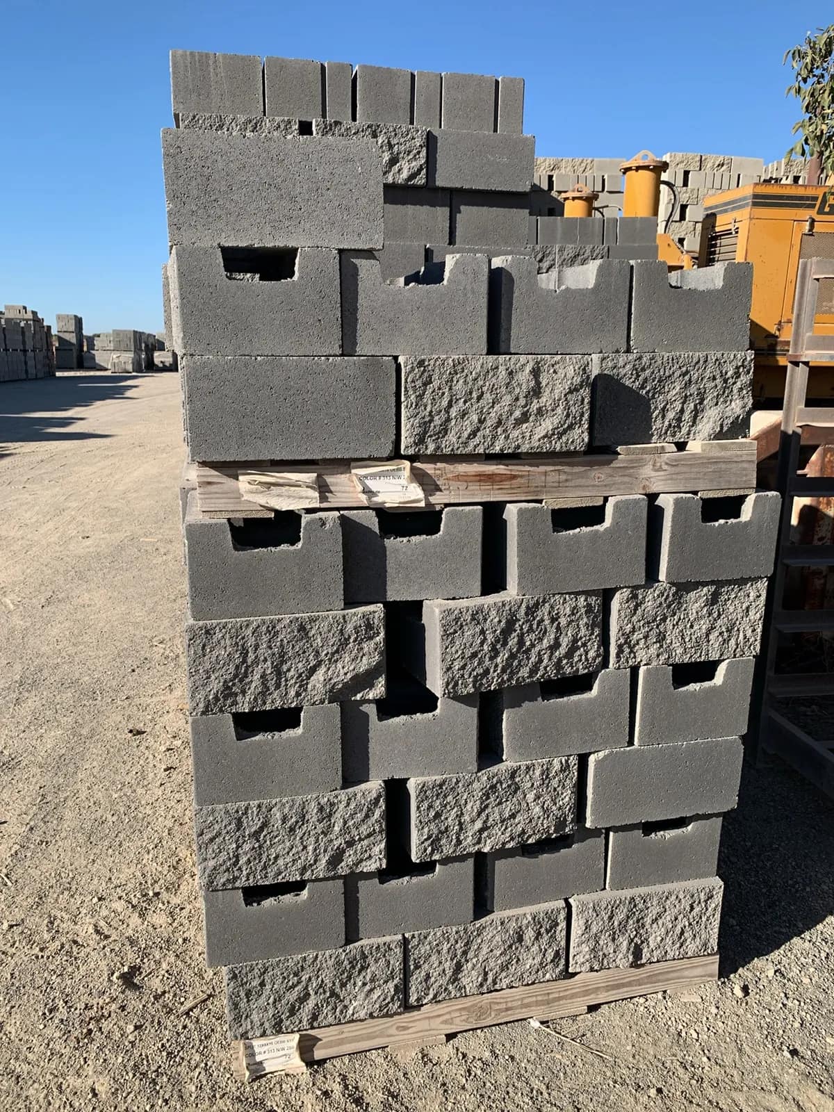 (1.5) Pallets 12x8x16 Split One Side Open End Bond Beam Charcoal, photo 3 of 3