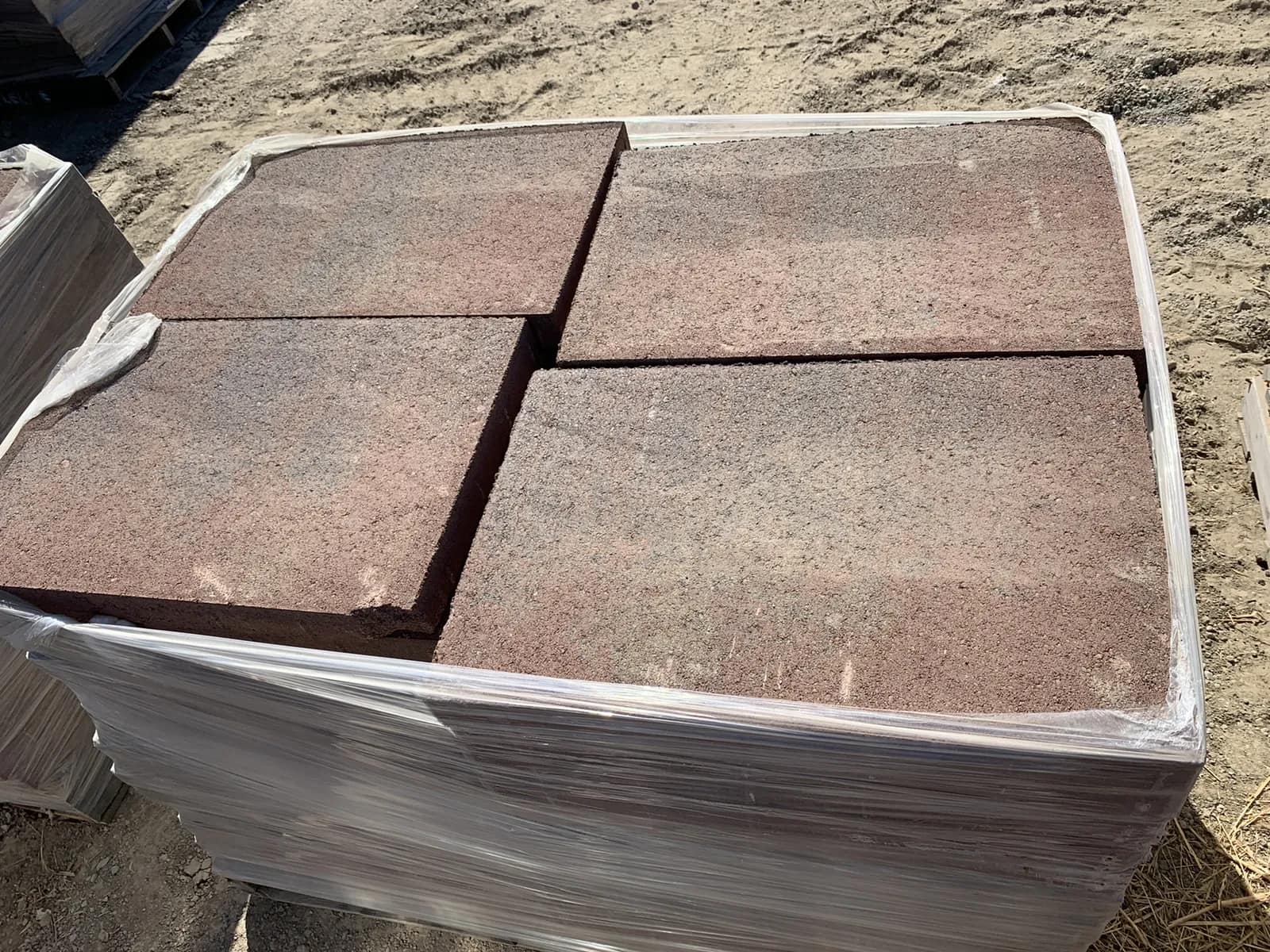(1) Pallet Of Metro Stone Sonoma Blend Grande Pavers, photo 2 of 3
