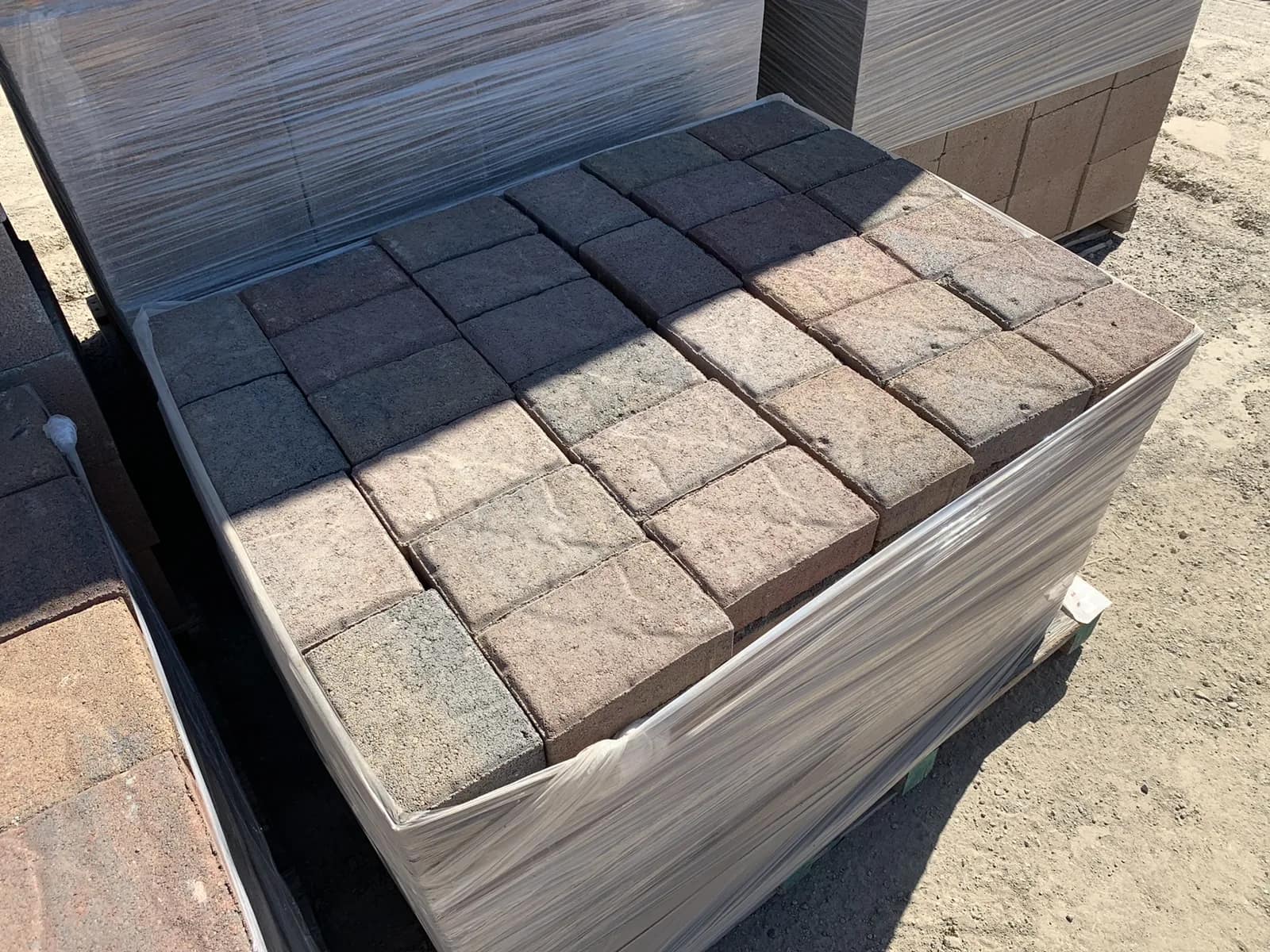 1-pallet-carriage-stone-sonoma-blend-rectangle-pavers-096461