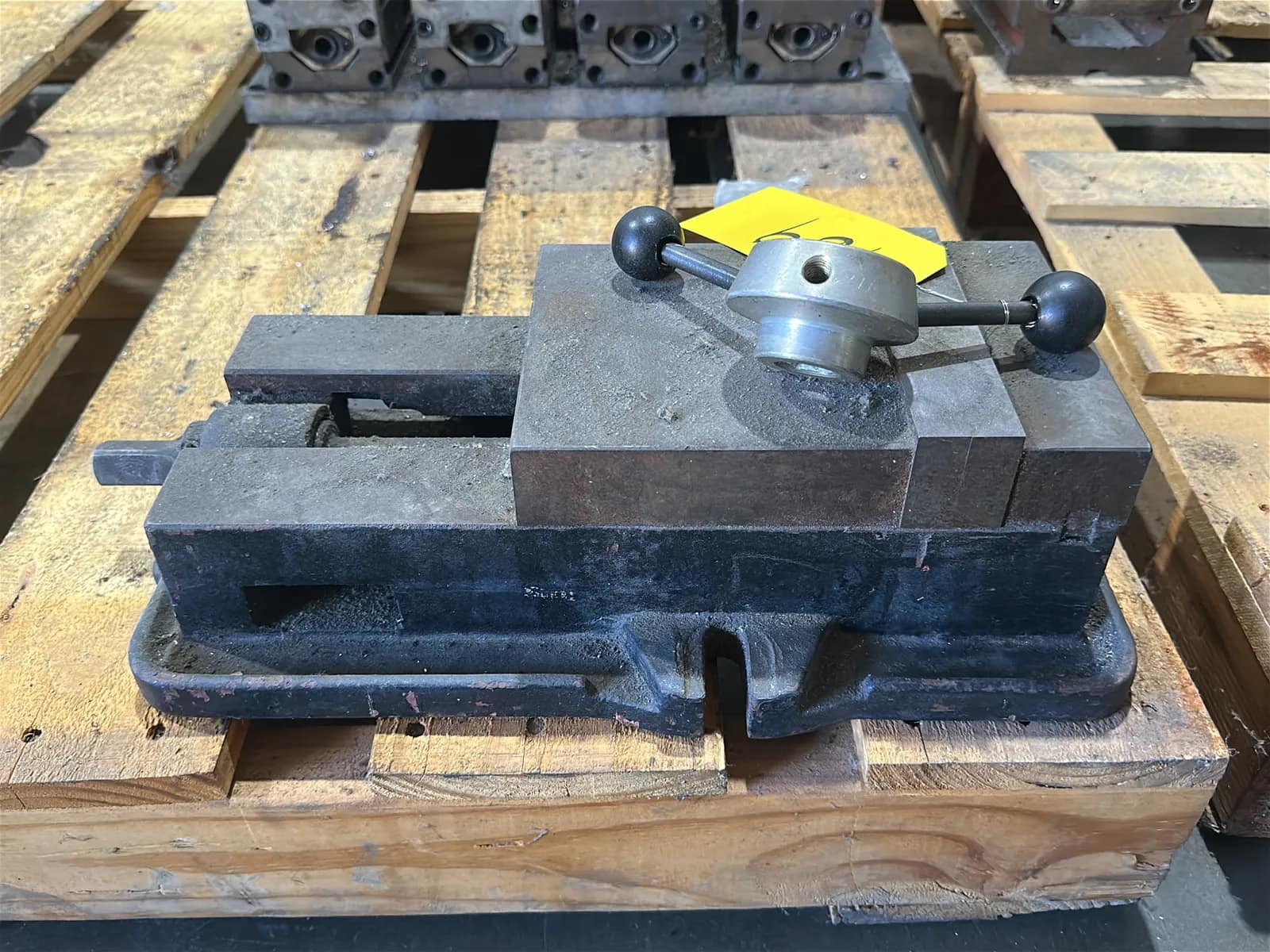 Enco Vise, photo 1 of 4