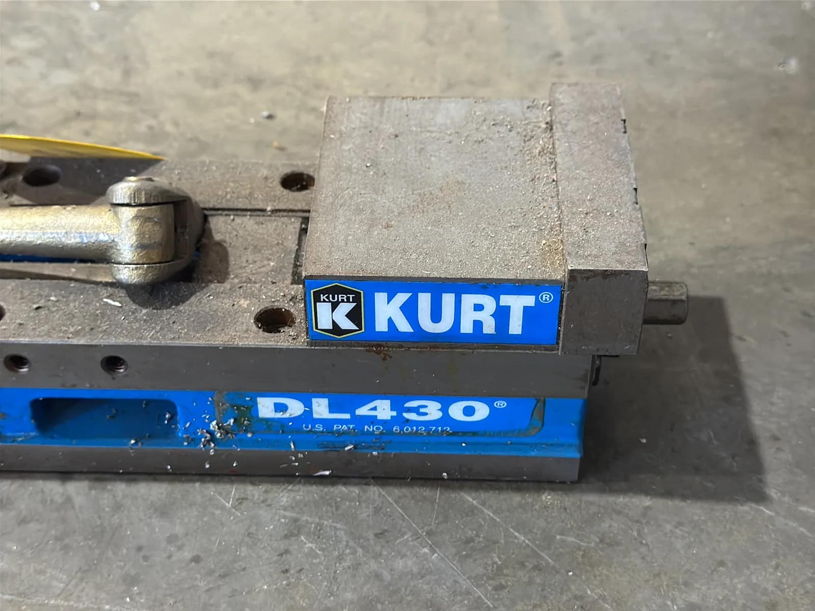 Kurt DL430 4” Machinist Vise, photo 2 of 6