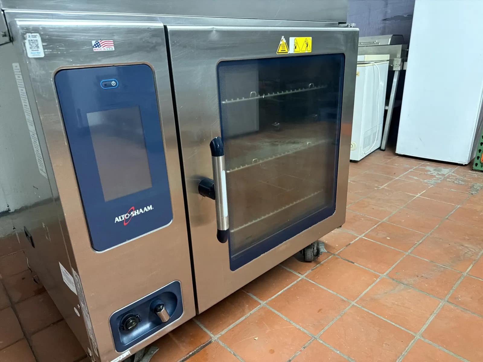 Alto-Shaam Full Size Combi Oven, Boilerless, Natural Gas, 120 Electric, photo 2 of 6