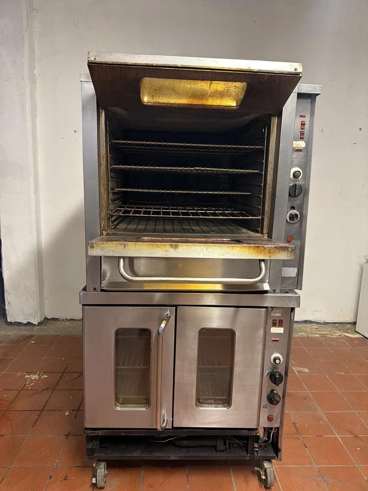 Montague Double Stack Conversation Oven (Natural Gas), photo 5 of 5