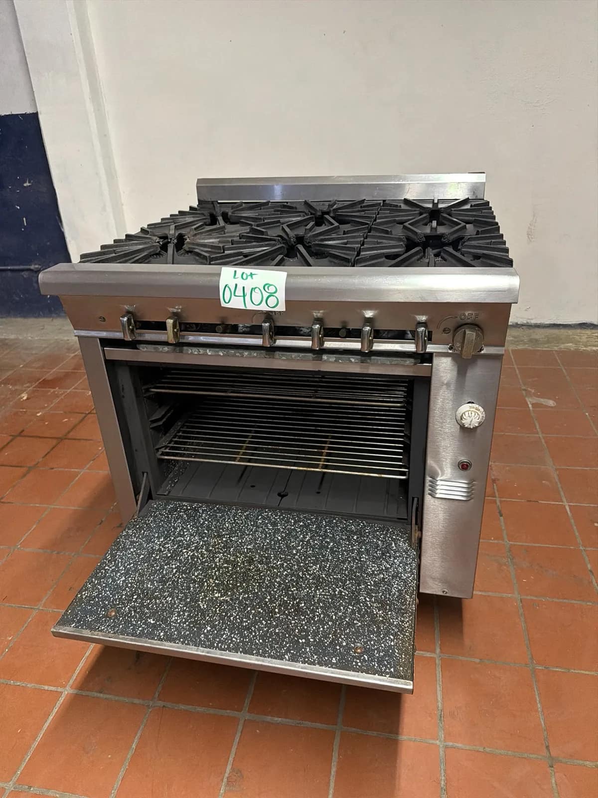Montague 6 Burner Range Natural Gas, Standard Oven, photo 5 of 6