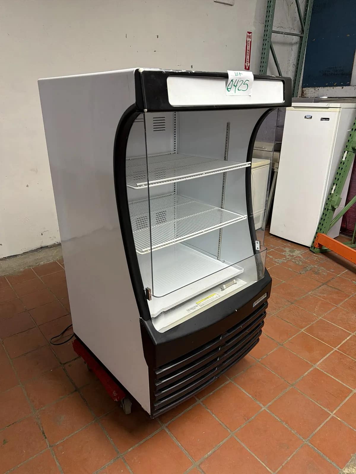 Beverage Air Grab And Go Display Case, photo 3 of 5