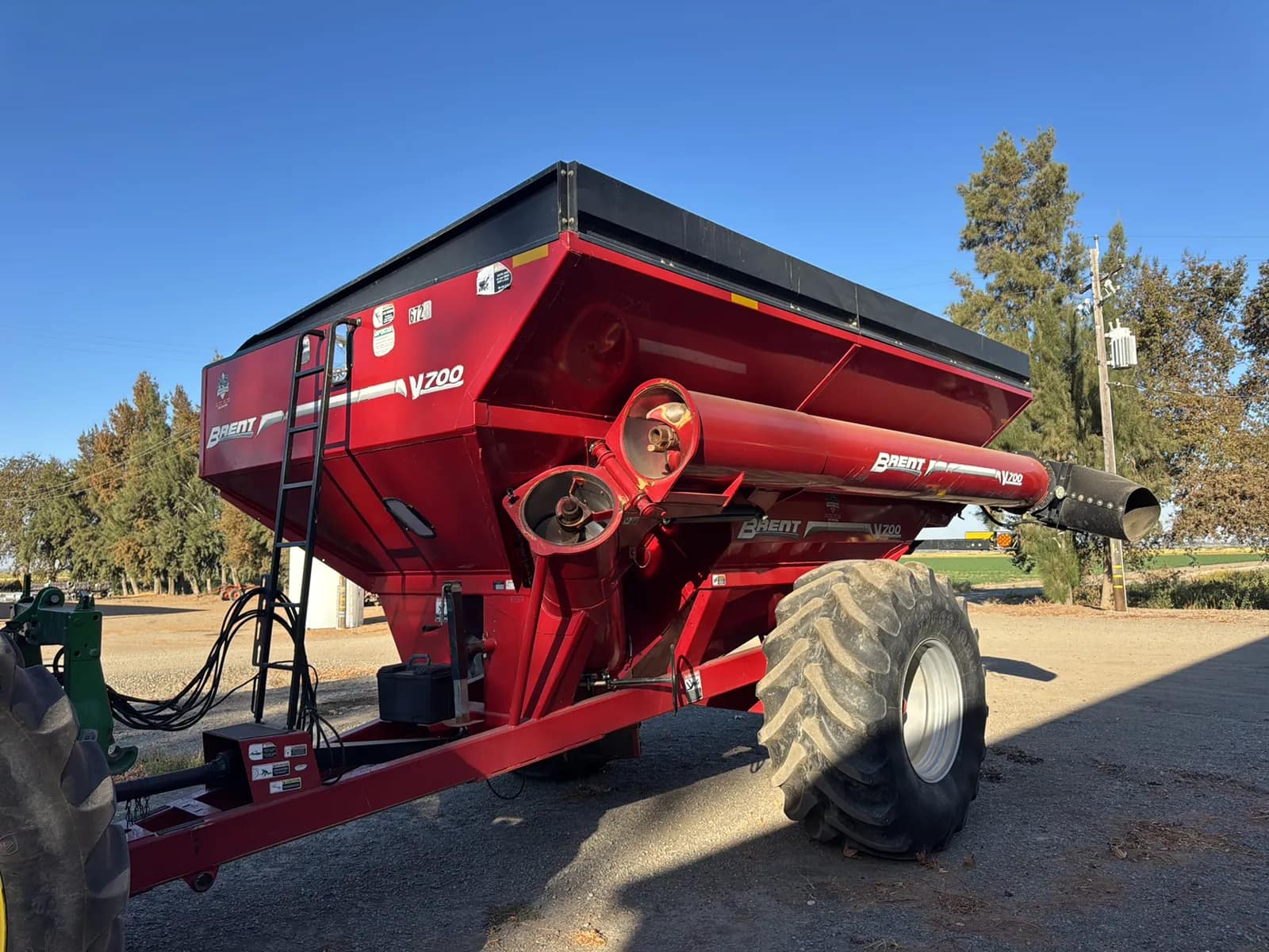 unverferth-brent-grain-cart-v700-mv2hjzox