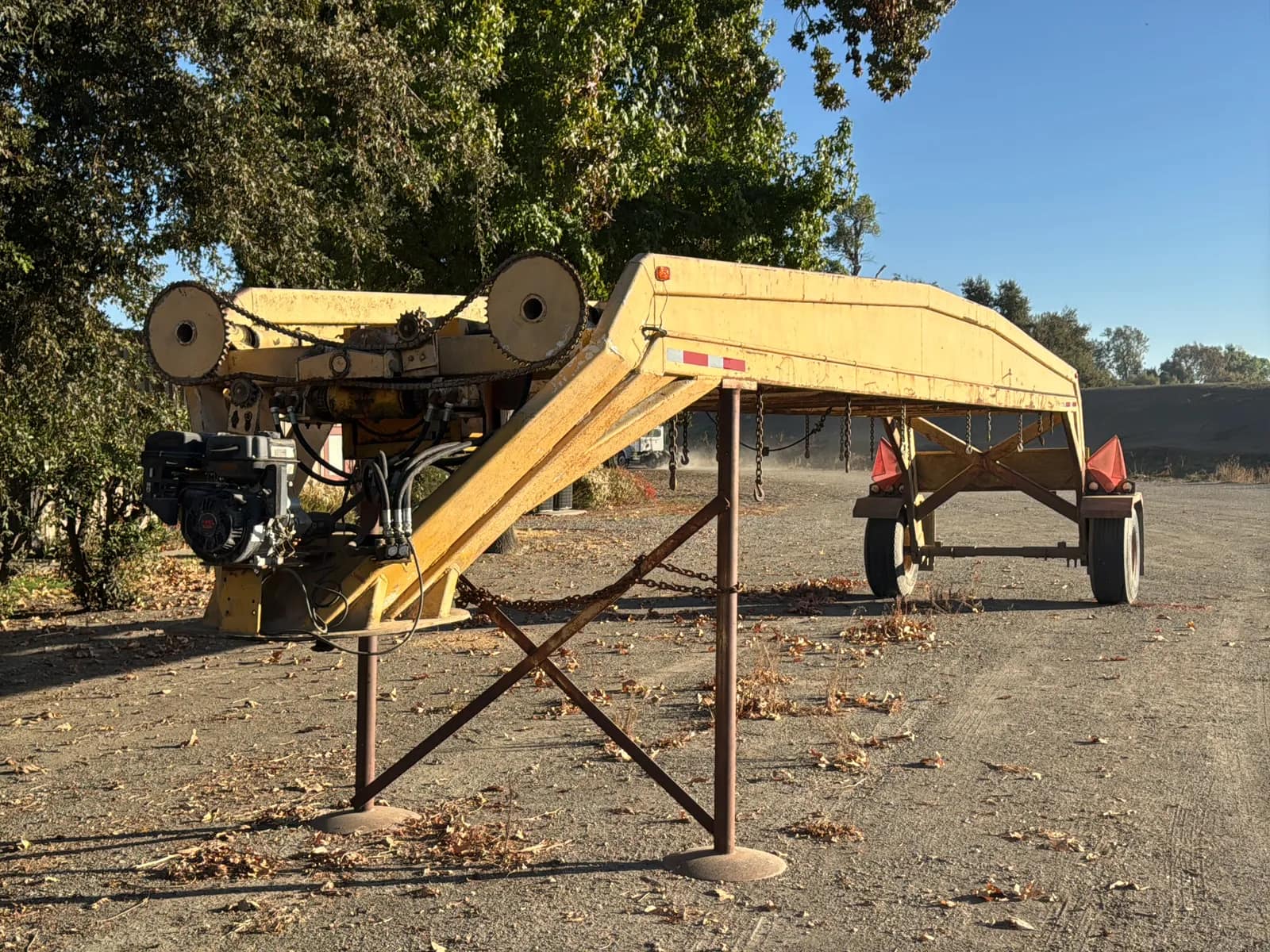30-carry-all-gooseneck-trailer-with-stands-3e37c2