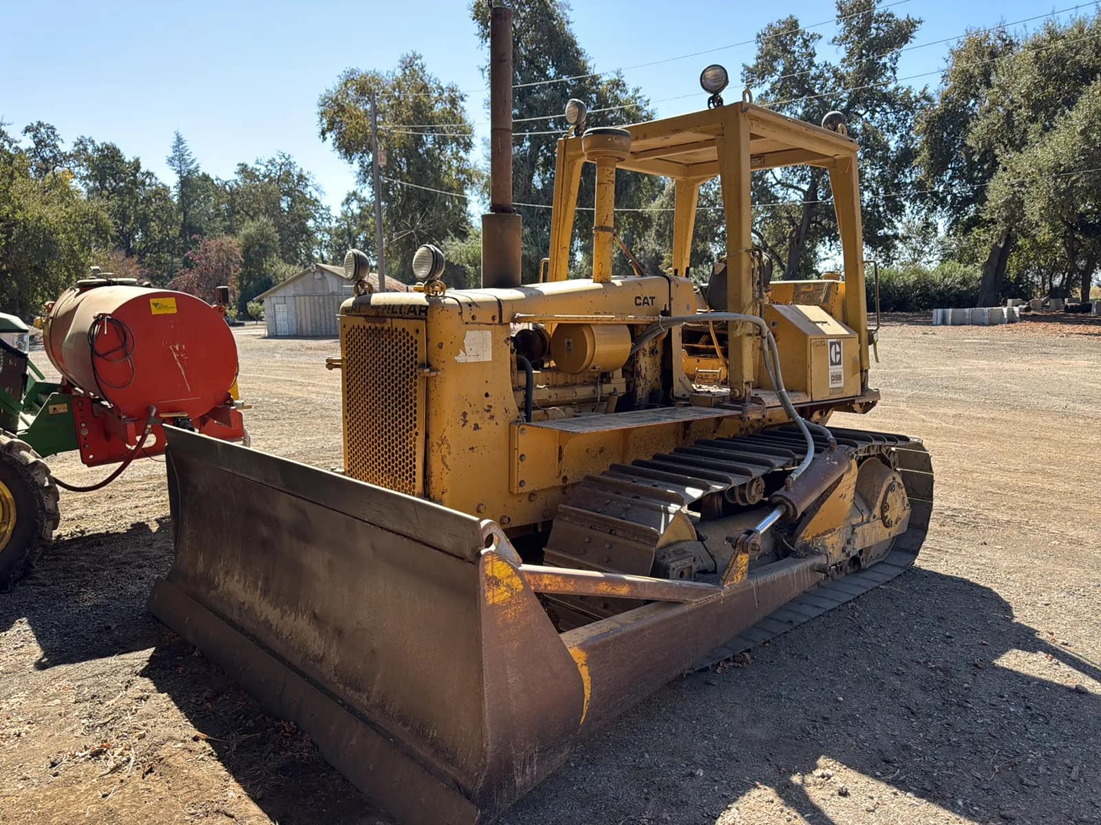 cat-d5b-dozer-5dde40