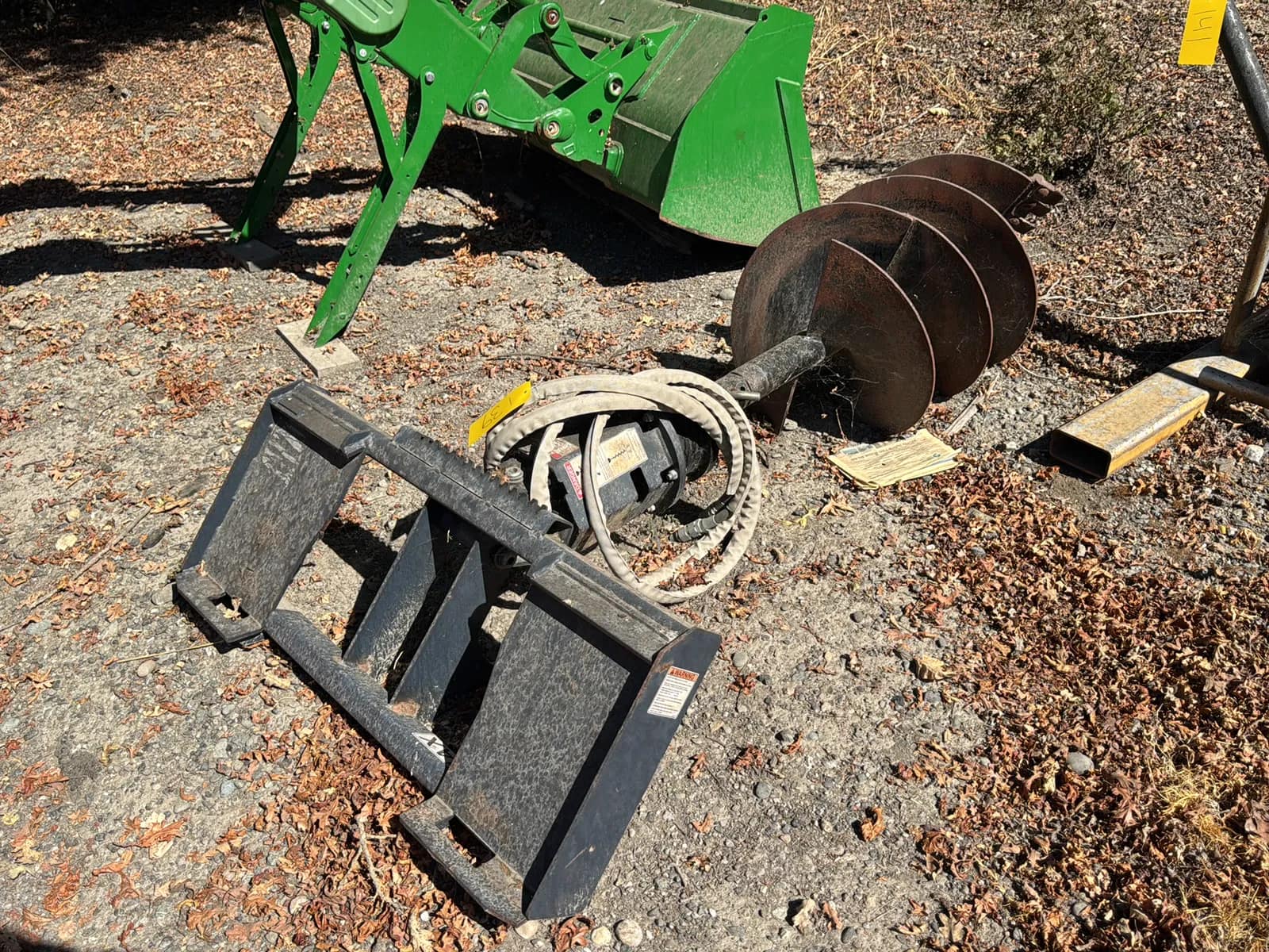 bobcat-auger-attachment-for-skid-steer-mv2i5uk7