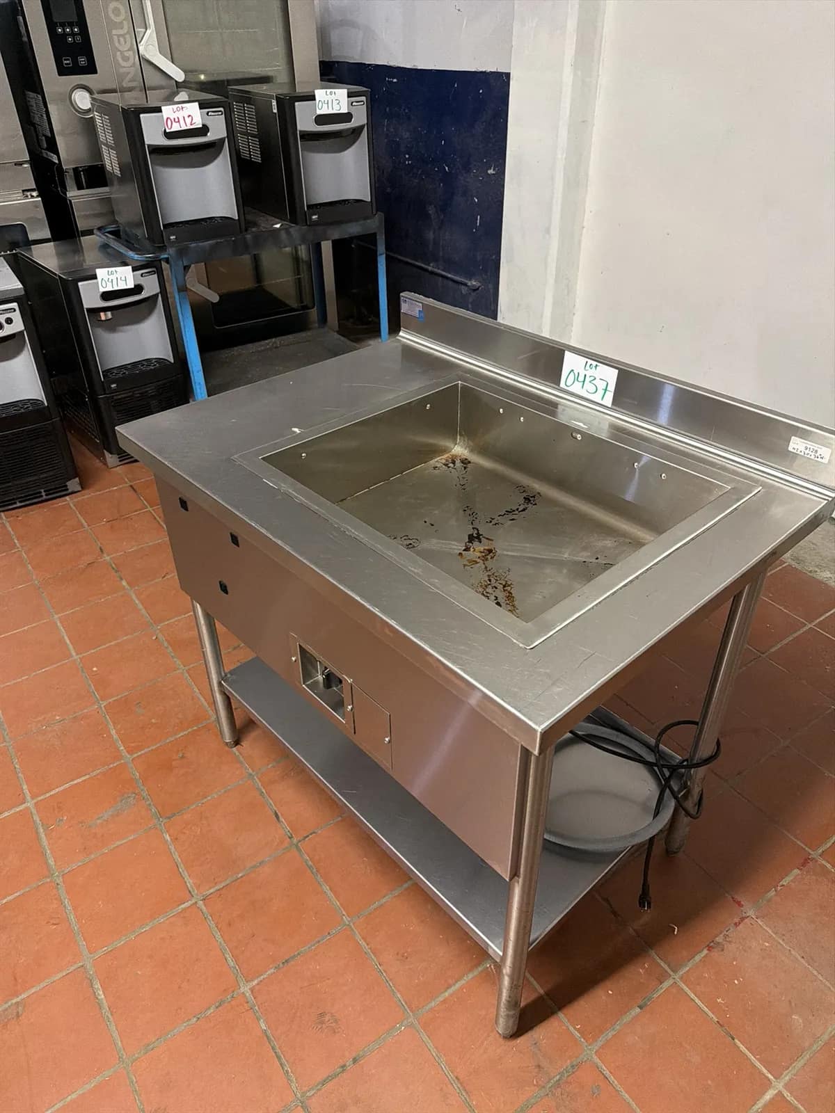 Electric 110 Volts Built In Food Warmer Fits Two Hotel Pans, photo 2 of 5