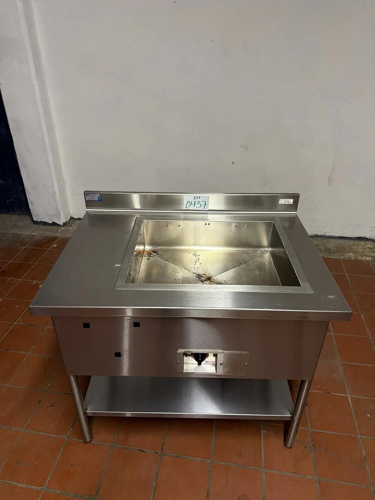 electric-110-volts-built-in-food-warmer-fits-two-hotel-pans-3baffe