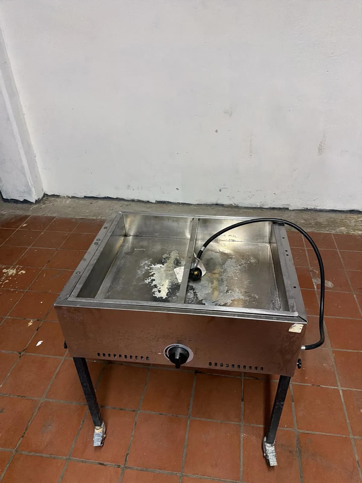 Propane Gas (LP) Steamer Fits Two Hotel Pans, photo 3 of 5