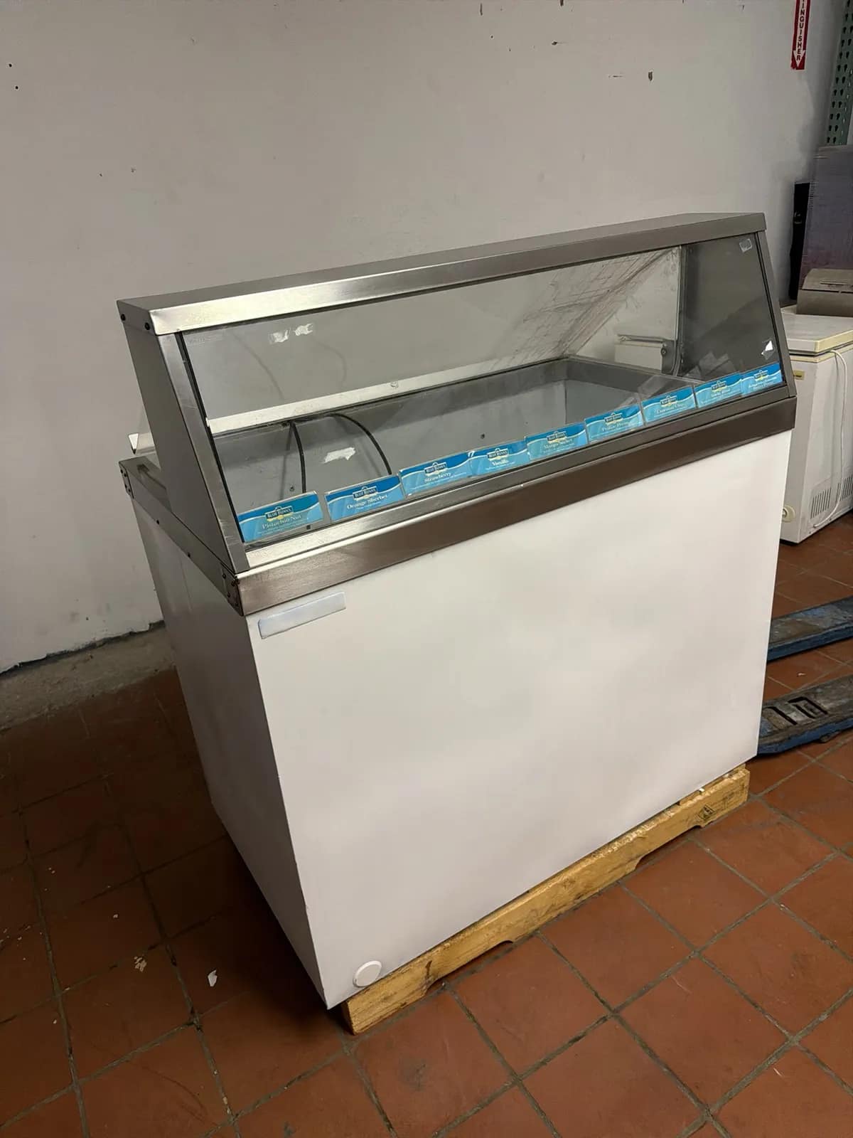Master Built Ice Cream Dipping Cabinet, photo 4 of 7